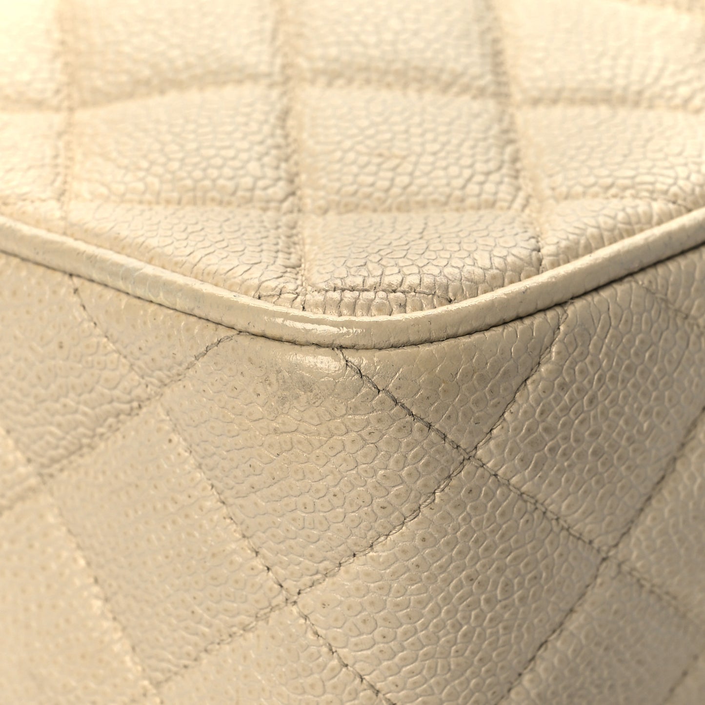 Caviar Quilted Camera Case Beige Clair