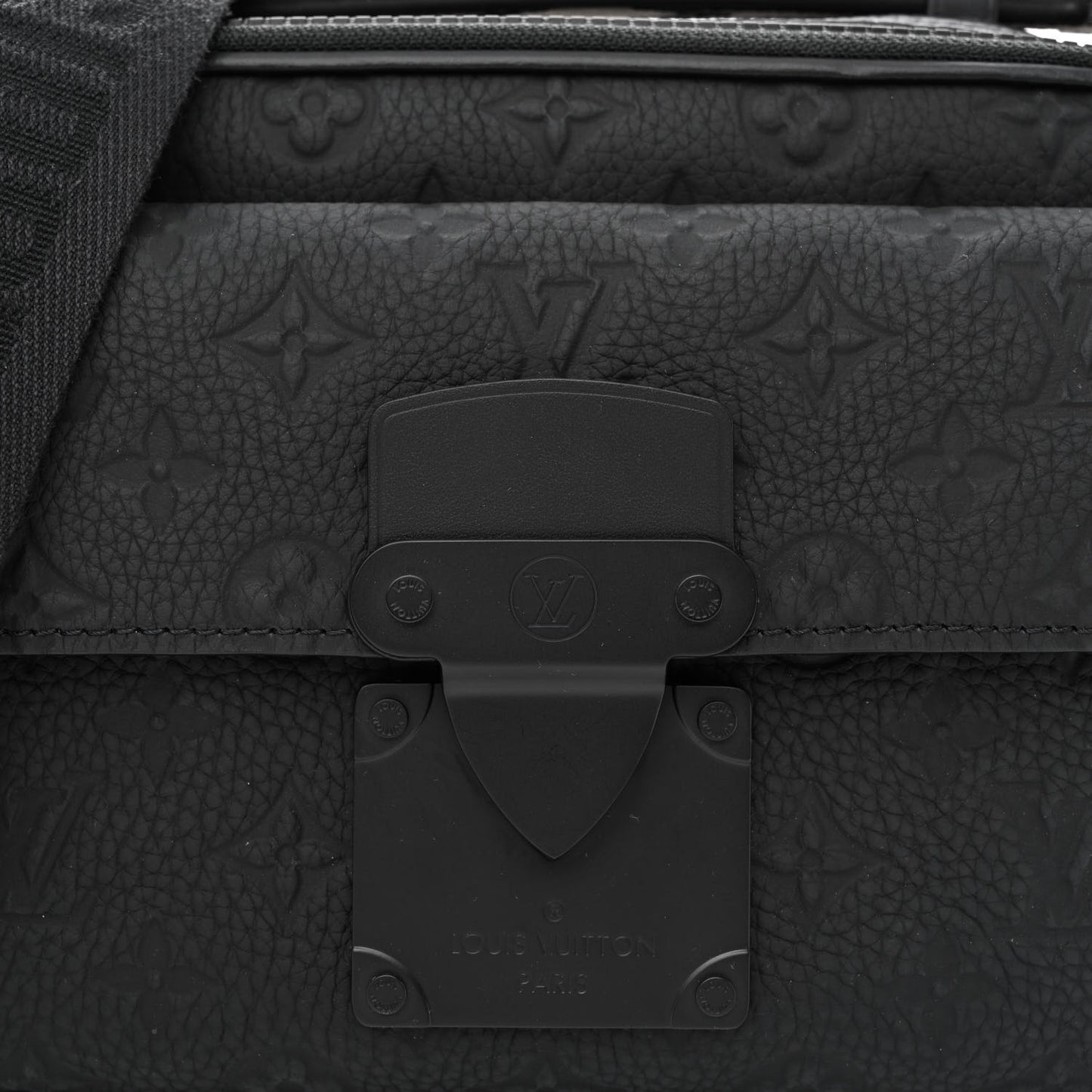 Taurillon Monogram S Lock Messenger Black