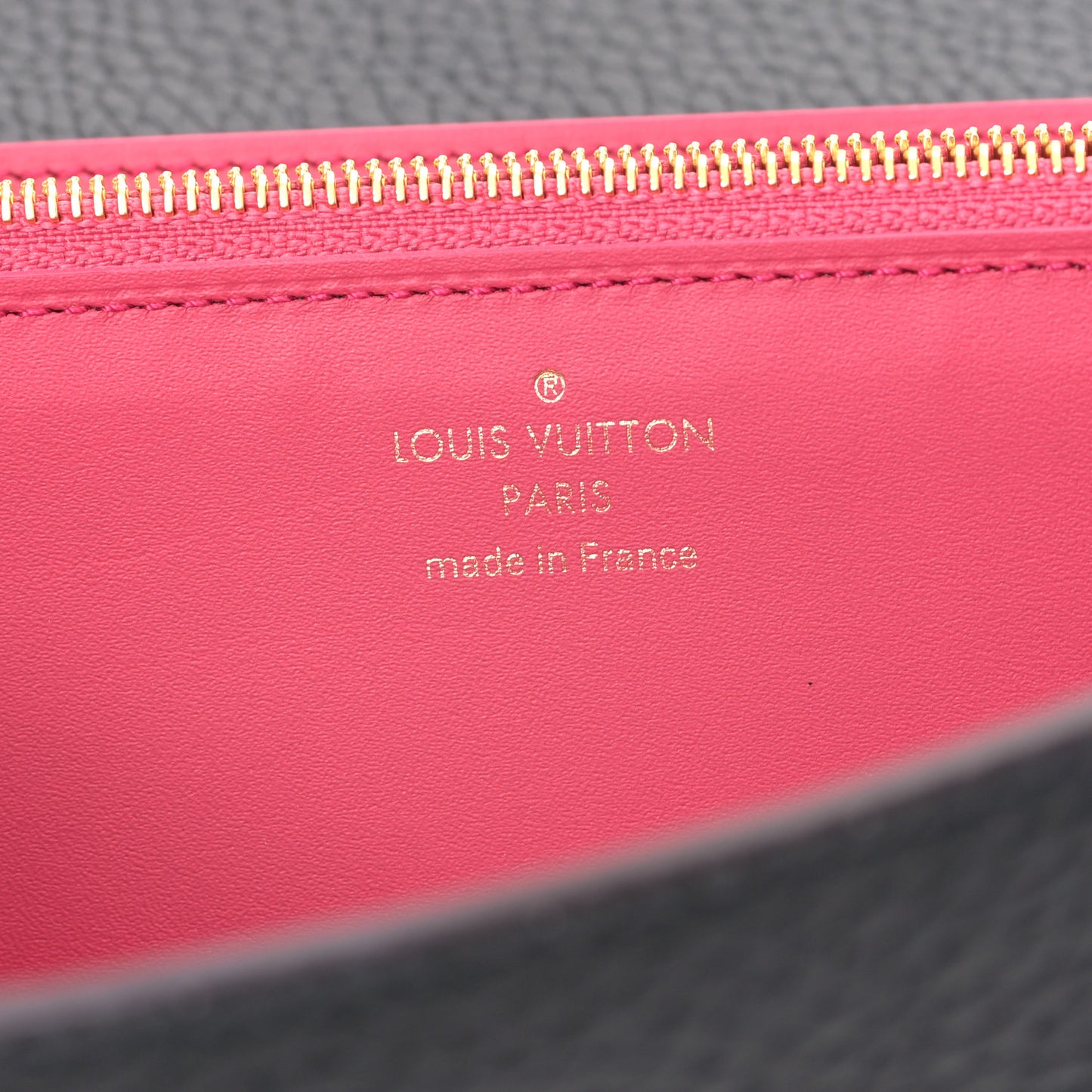 Taurillon Capucines Wallet Black