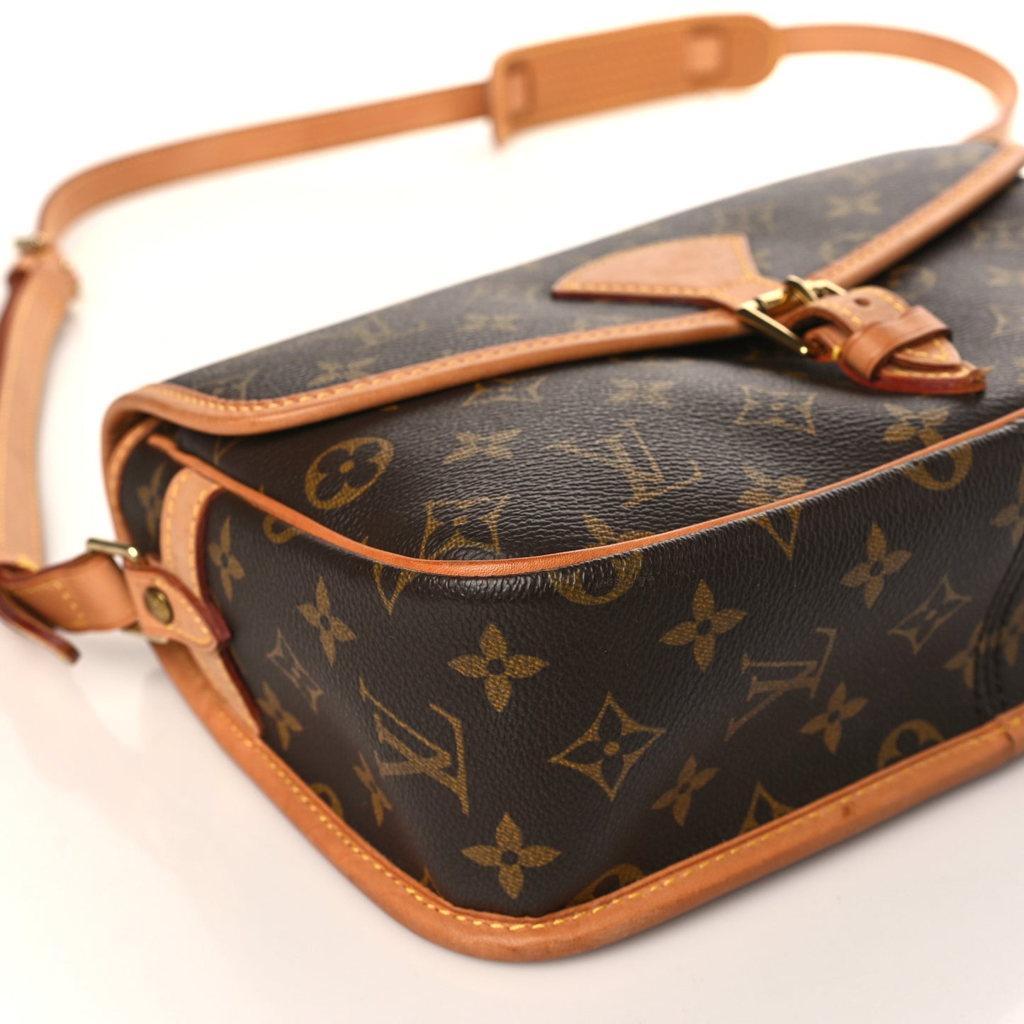 Monogram Sologne