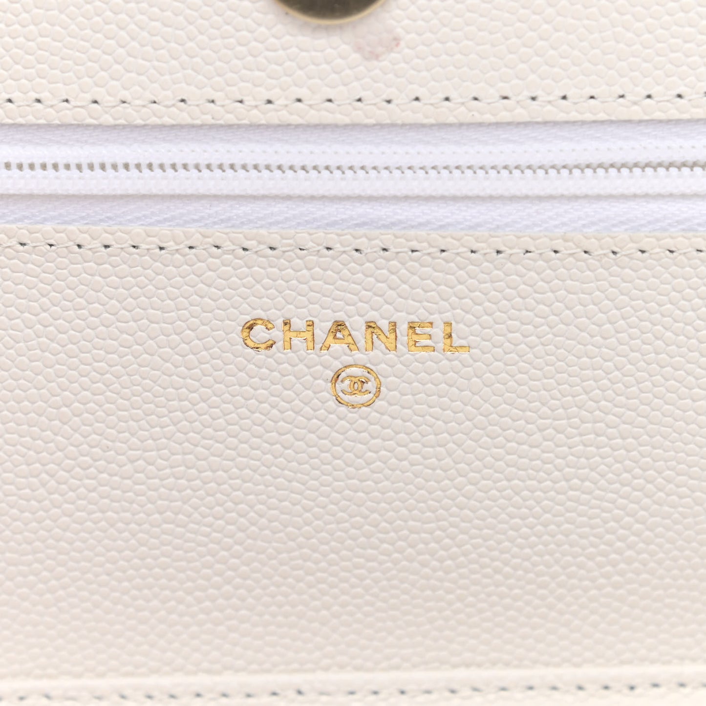 Caviar Quilted Wallet On Chain WOC White