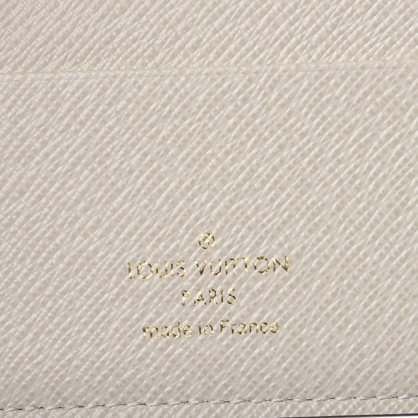Monogram My LV Heritage Passport Cover White Gris