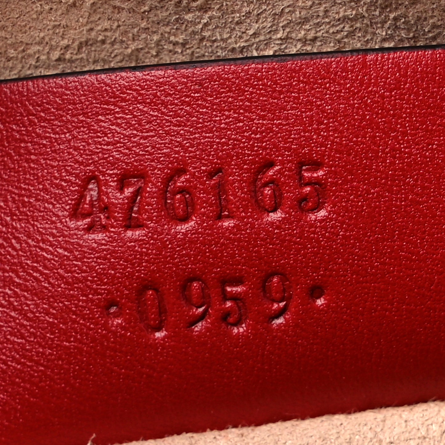 Calfskin Matelasse GG Marmont Cosmetic Case Hibiscus Red