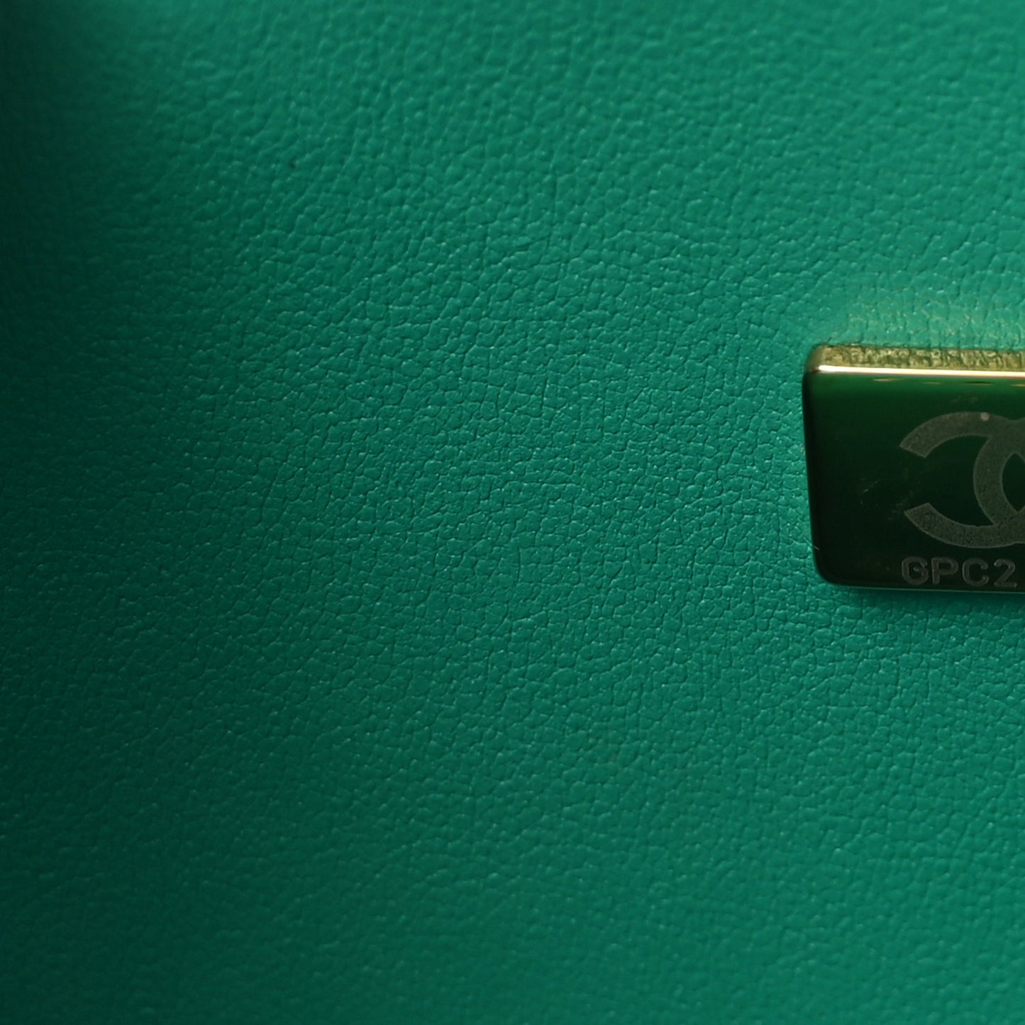 Caviar Quilted Chain Around Medium Boy Flap Green