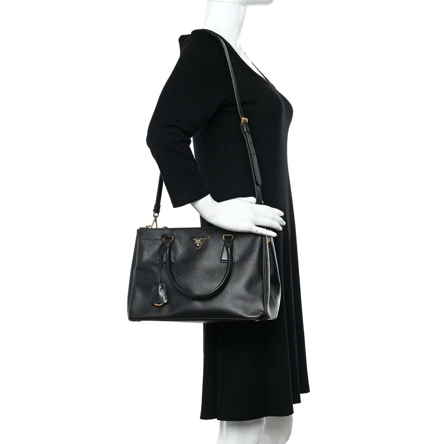 Saffiano Medium Galleria Double Zip Tote Black