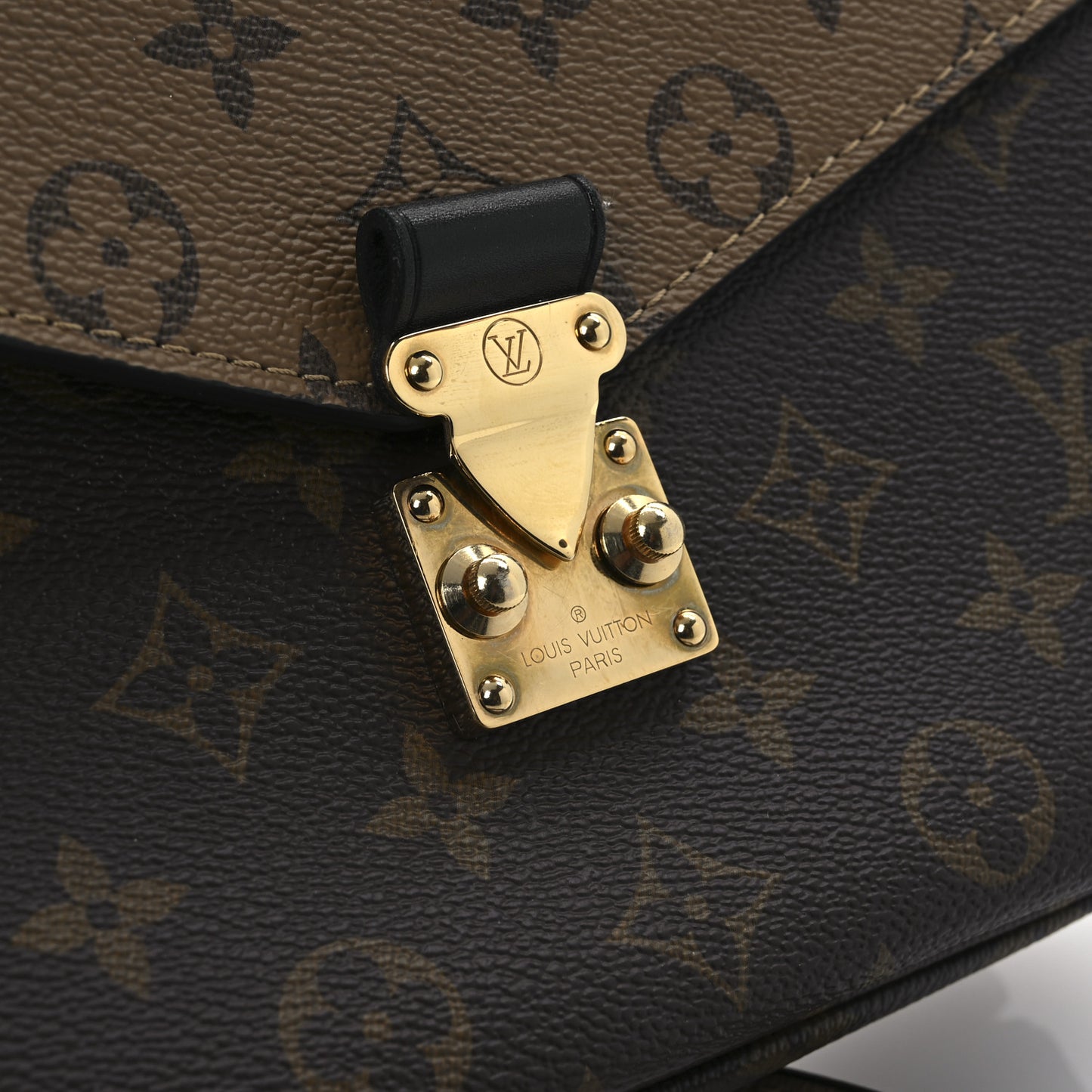 Reverse Monogram Pochette Metis