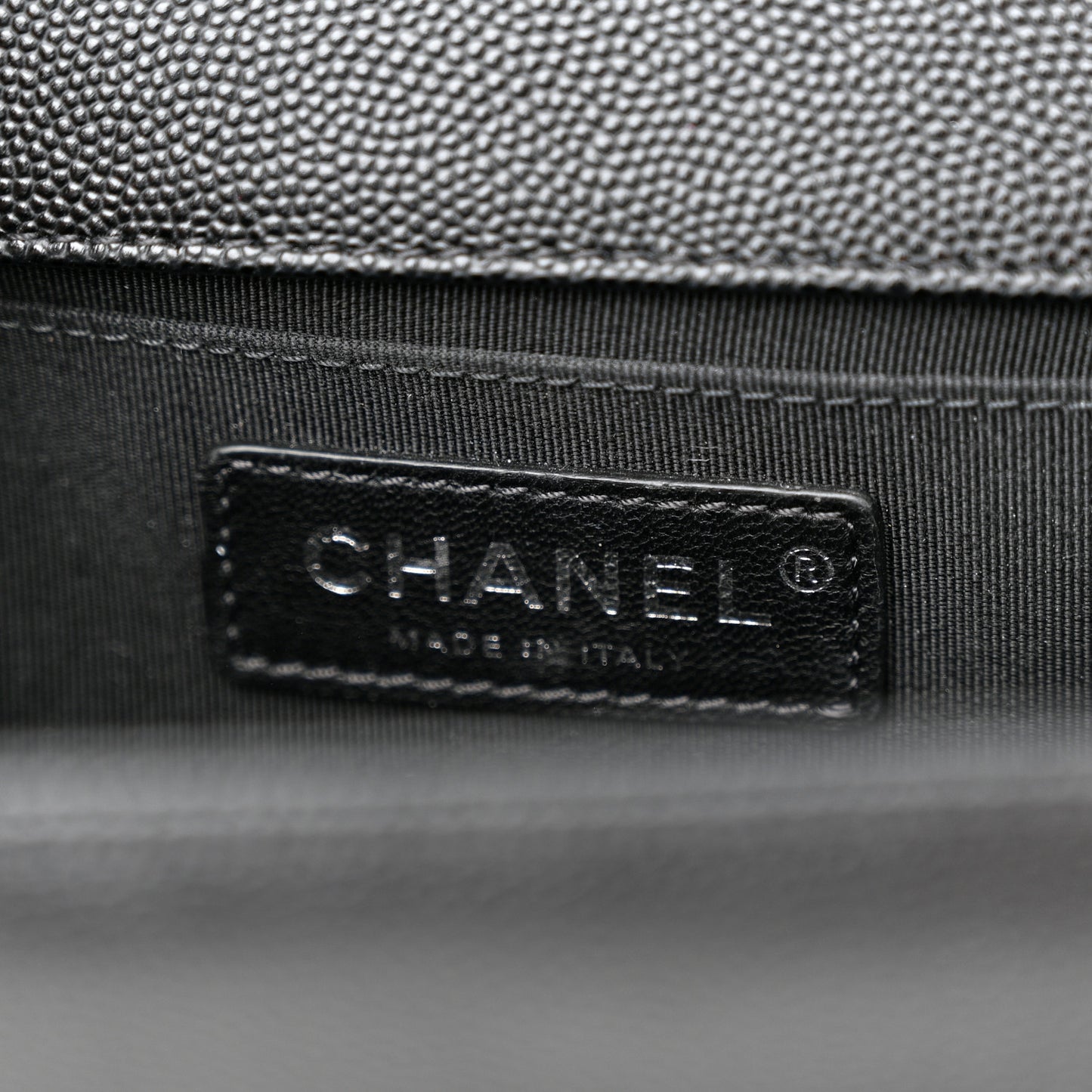 Caviar Quilted Medium Boy Flap Black
