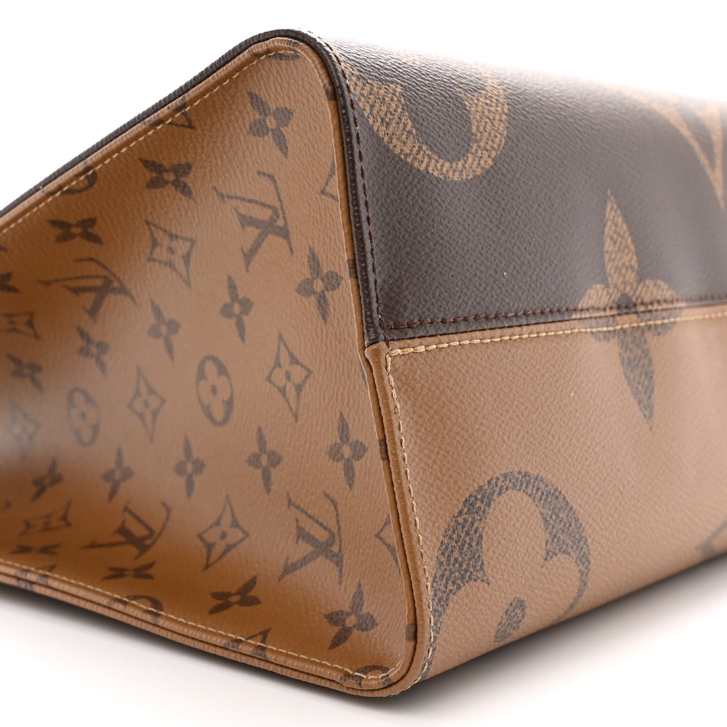 Reverse Monogram Giant Onthego MM