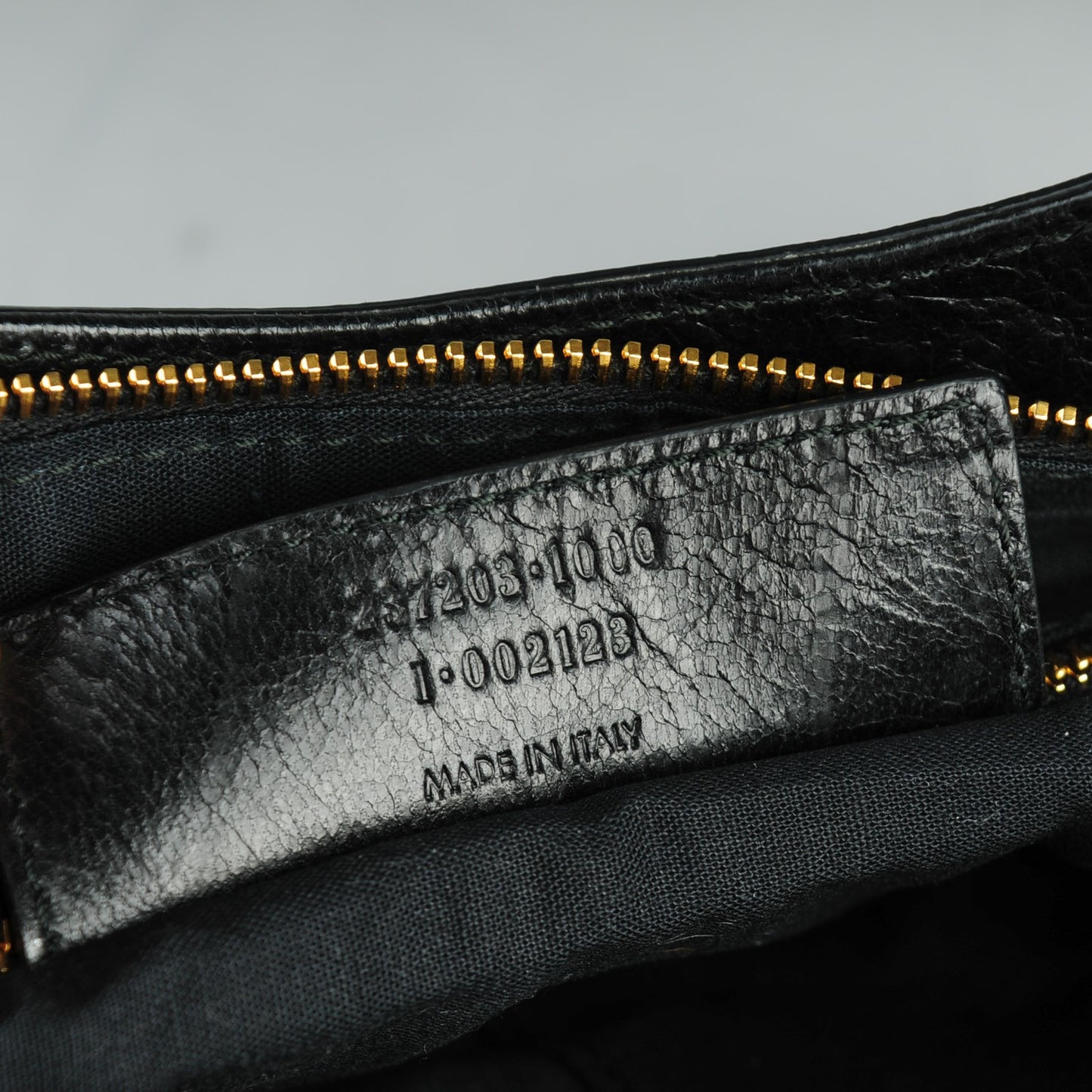 Agneau Giant 12 Gold Hardware Hip Black