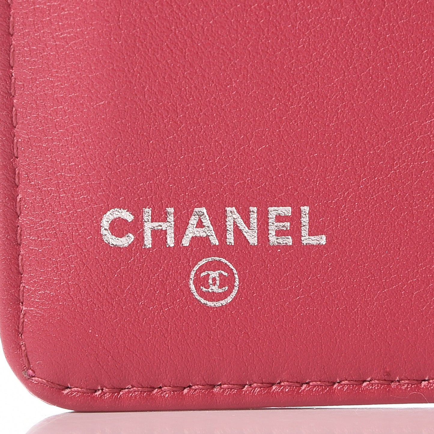 Patent Camellia Embossed Zipped Pocket Wallet Pink