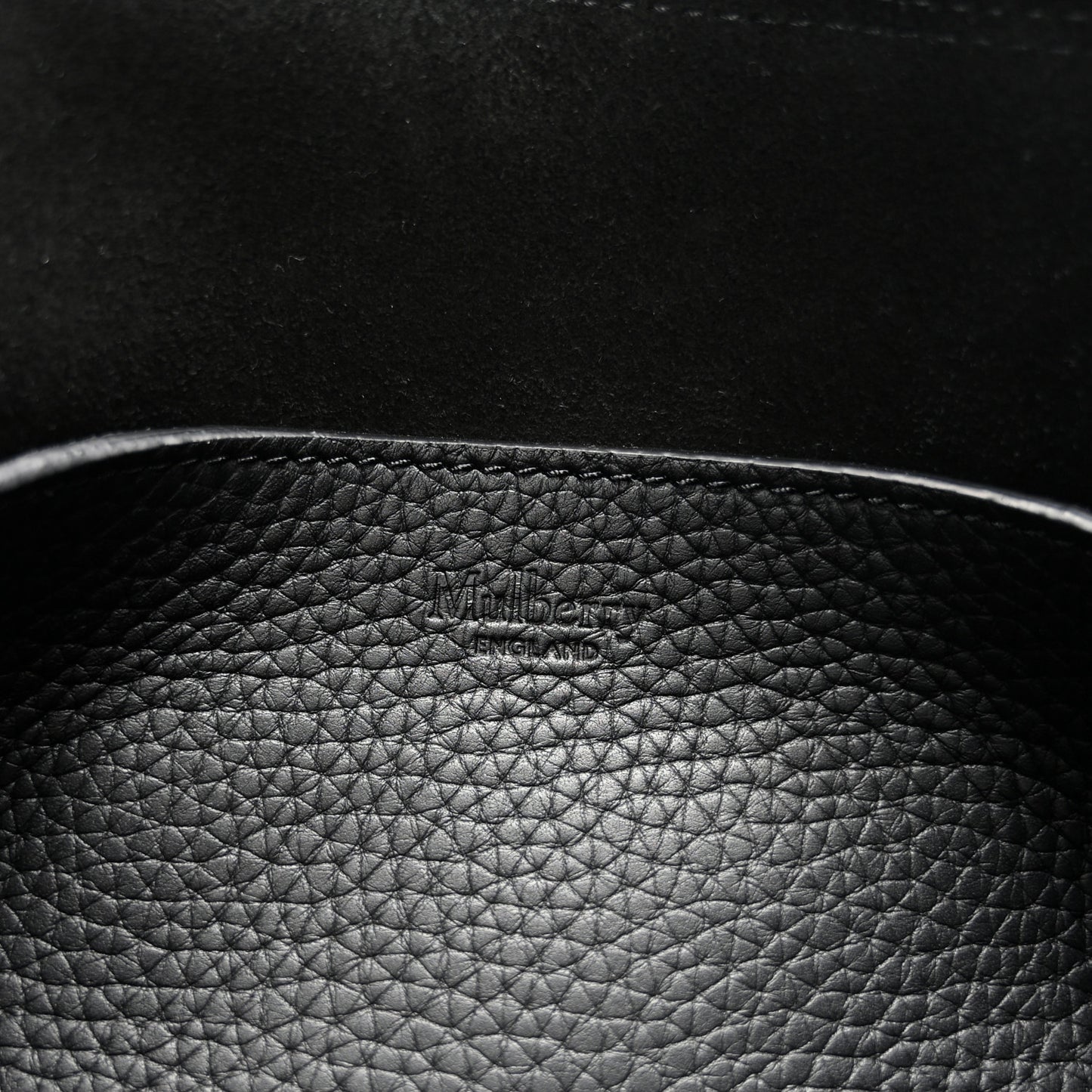 Heavy Grain Medium Alexa Black