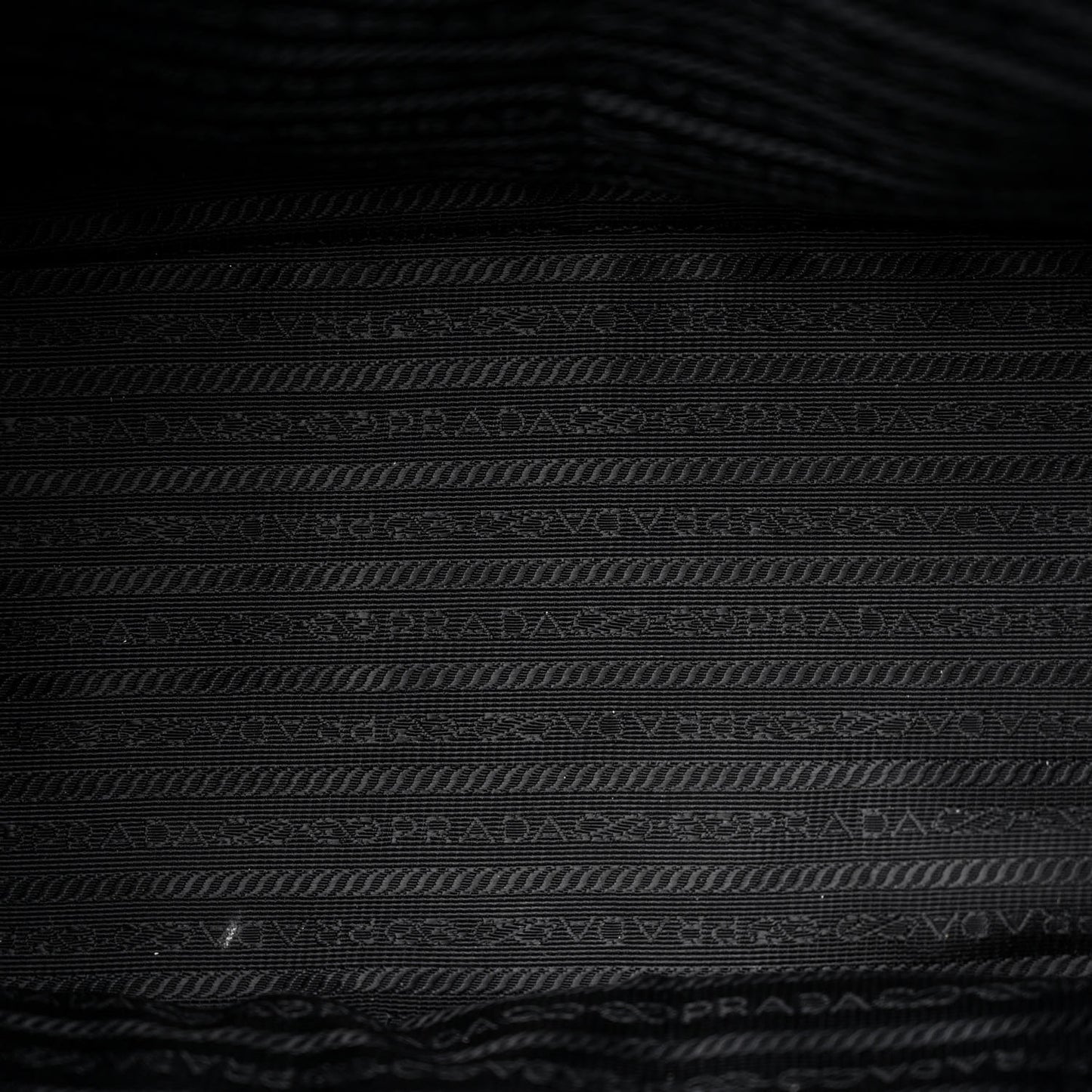 Saffiano Medium Galleria Double Zip Tote Black