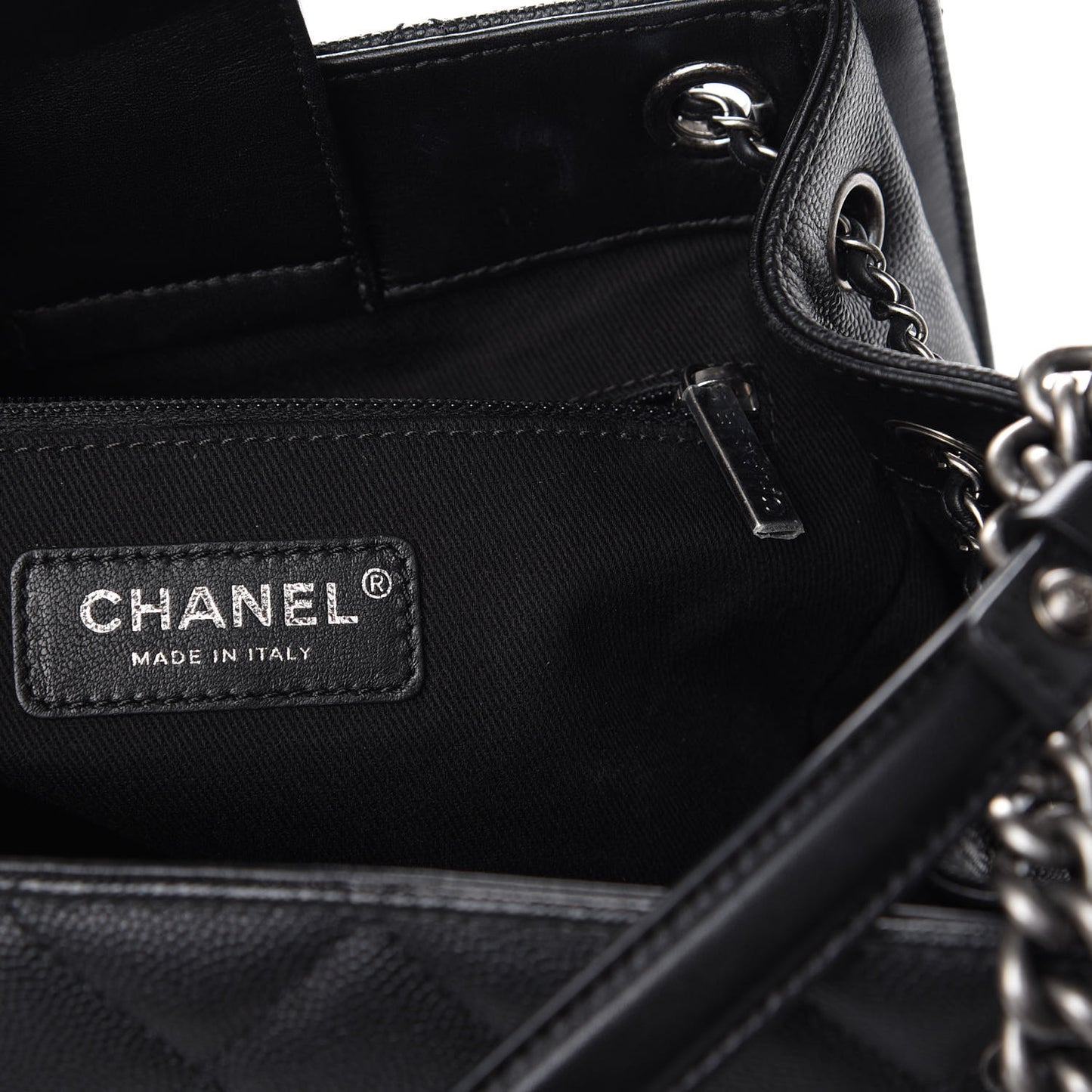 Caviar Quilted Medium CC Bucket Bag Black