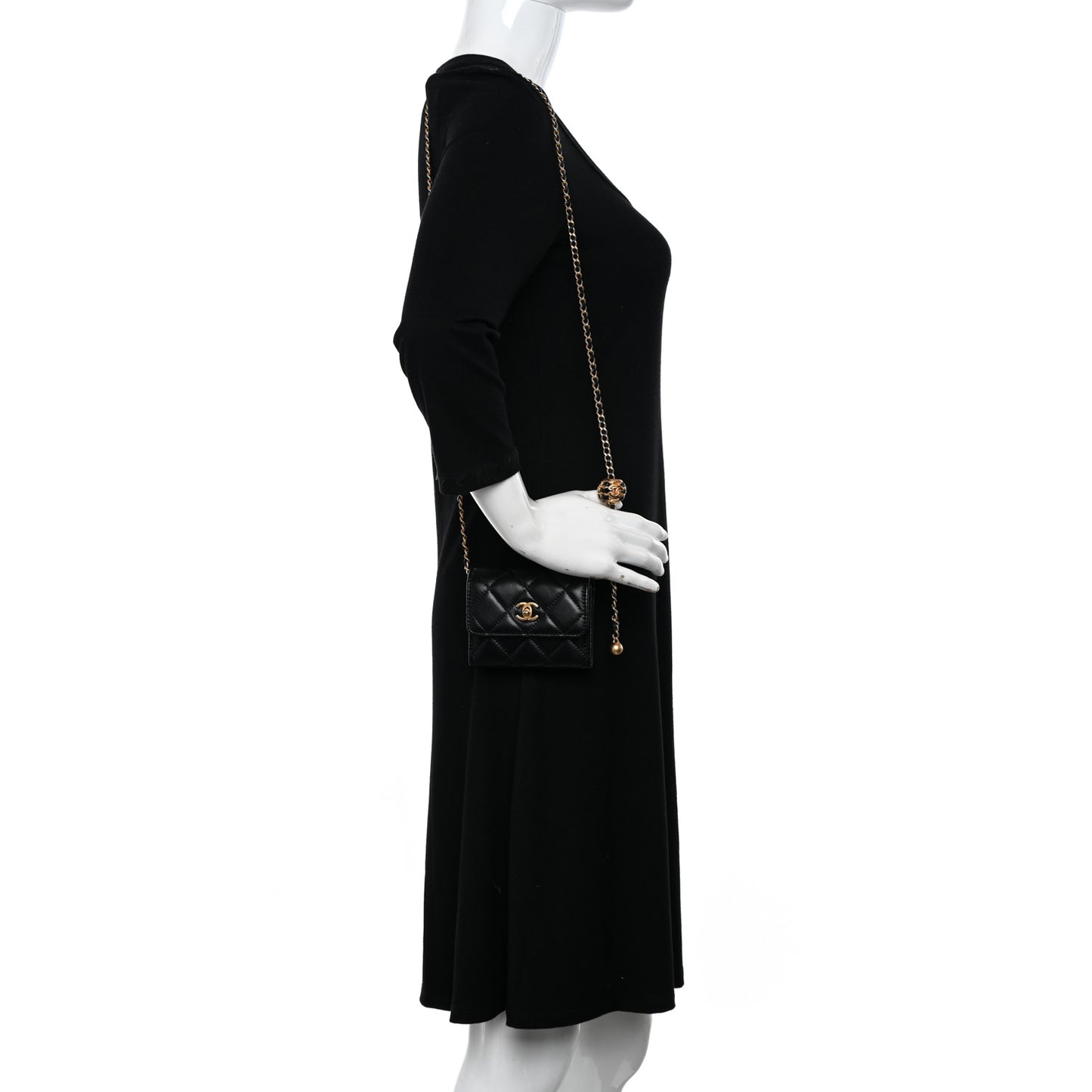 Lambskin Quilted Pearl Crush Clutch With Chain Black