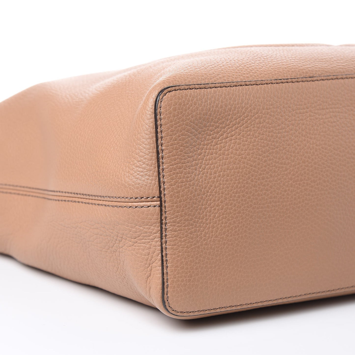 Pebbled Calfskin Large Soho Hobo Camelia