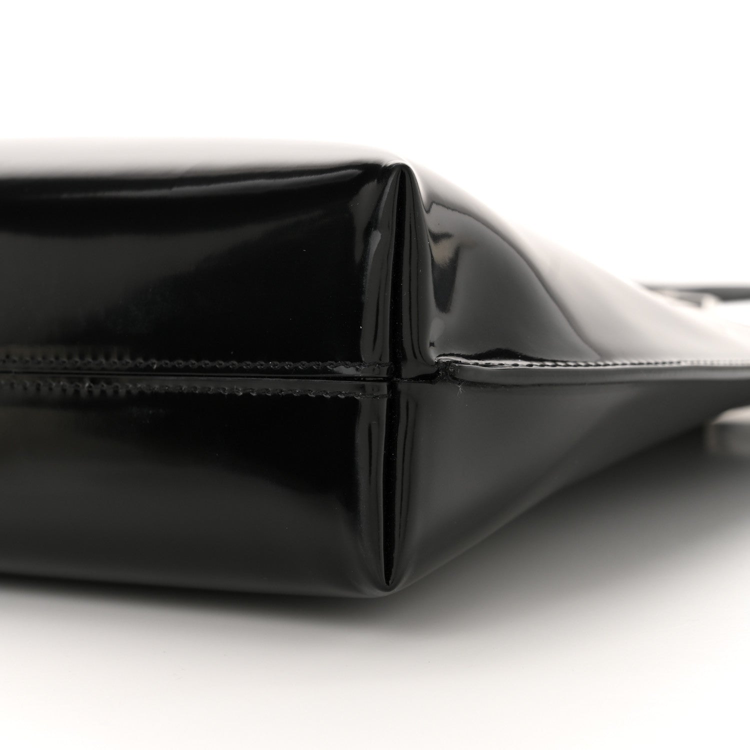 Saint Laurent Patent Calfskin Suzanne Shopping Tote Black 10 of 11