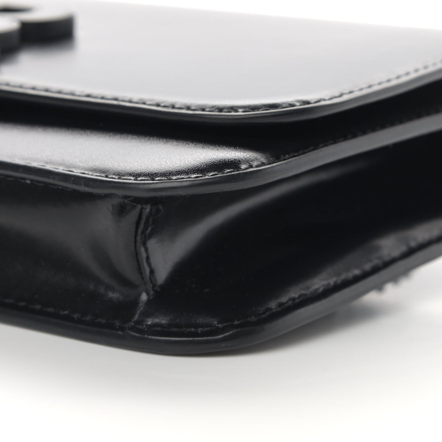 Smooth Calfskin B Wallet on Chain Black