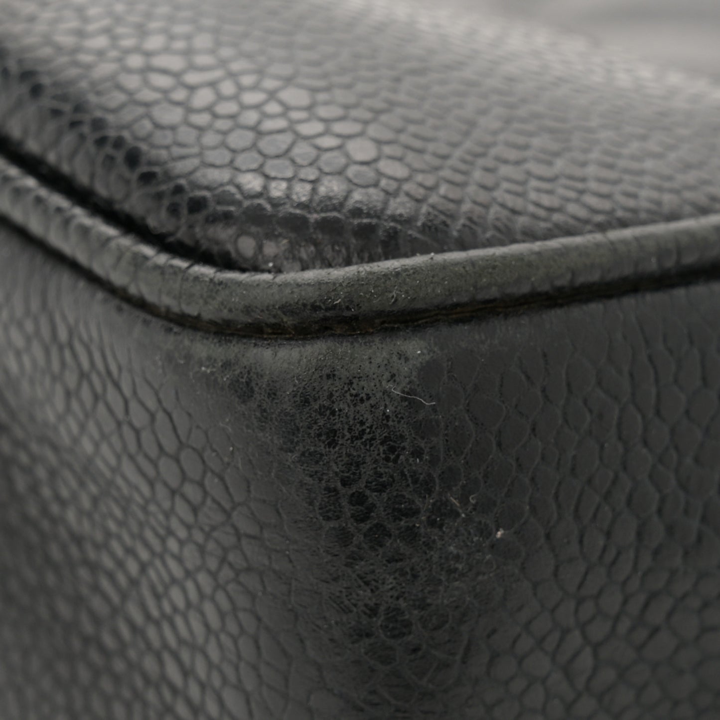 Caviar Quilted Shoulder Bag Black