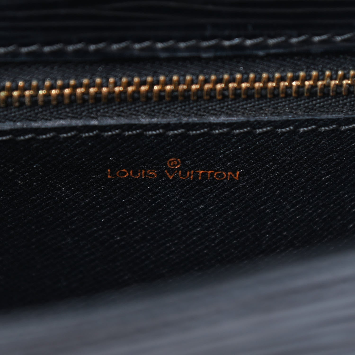 Louis Vuitton Epi Saint Cloud GM Black 6 of 8
