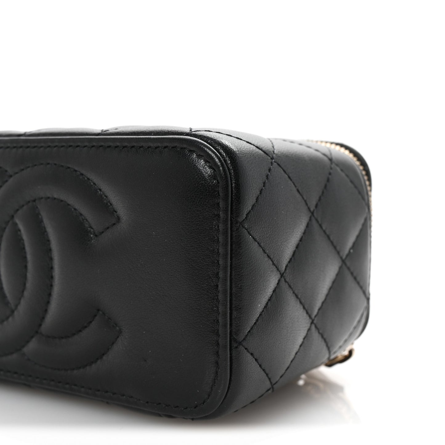 Lambskin Quilted Pearl Crush Small Vanity Case With Chain Black