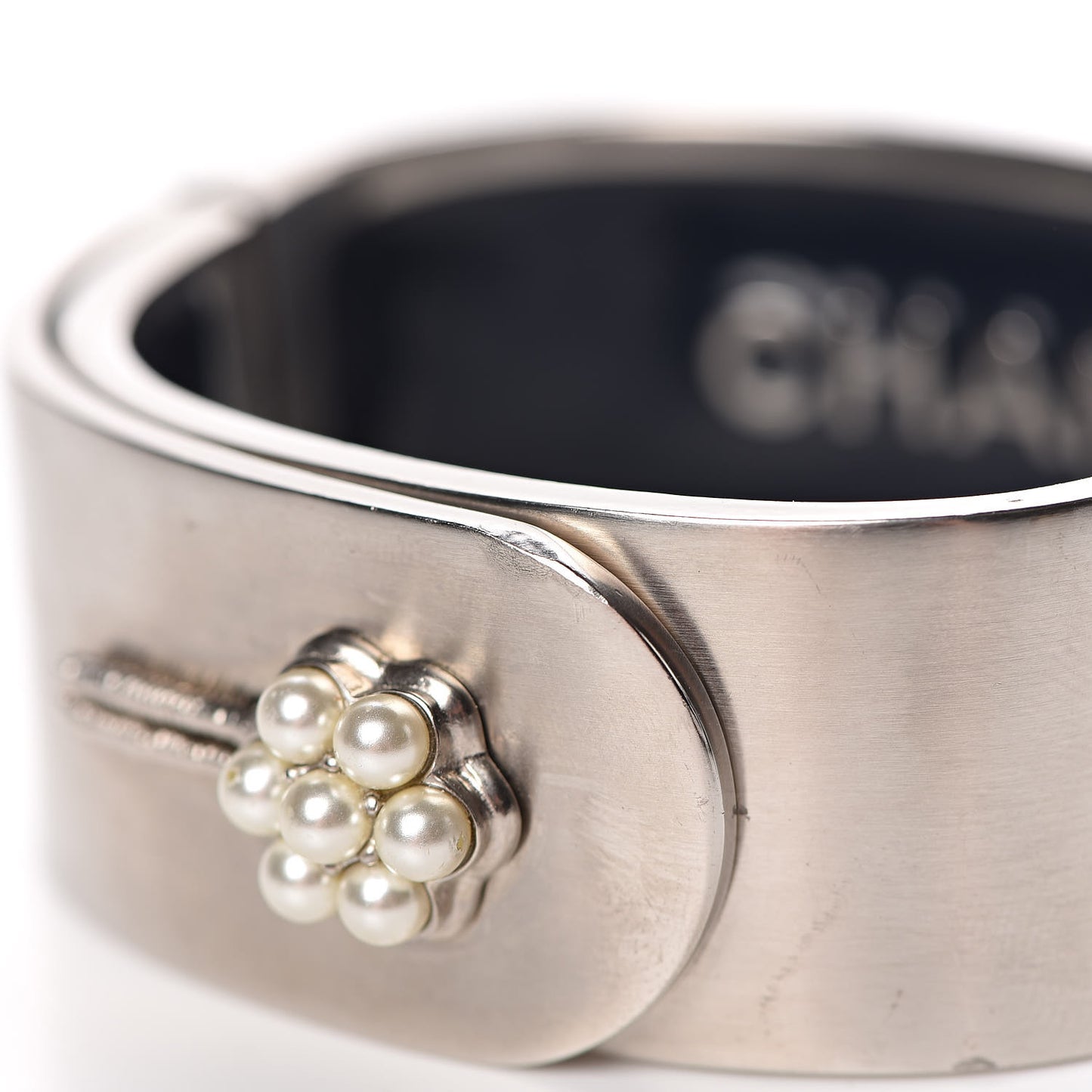 Metal Pearl CC Cuff Silver