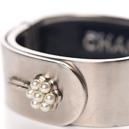 Chanel Metal Pearl CC Cuff Silver 7 of 16