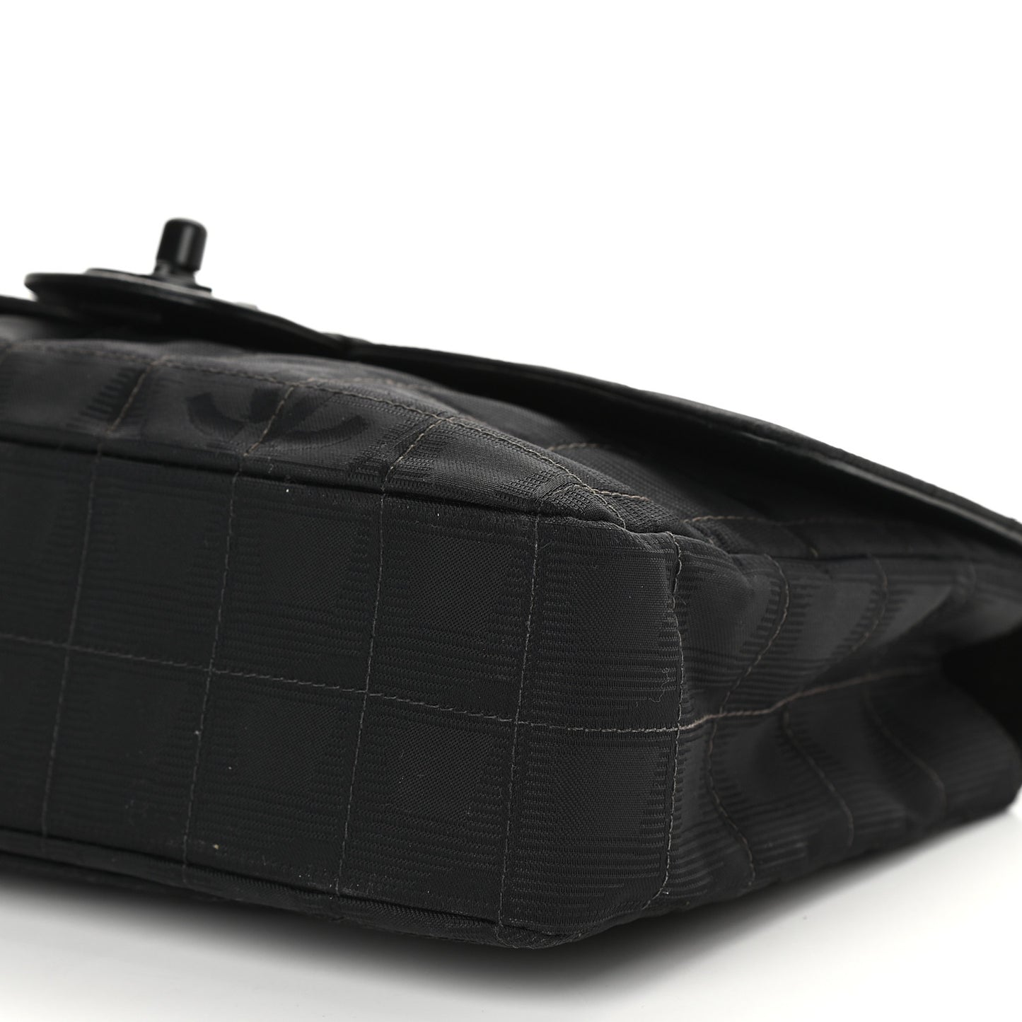 Nylon Medium Travel Flap Black