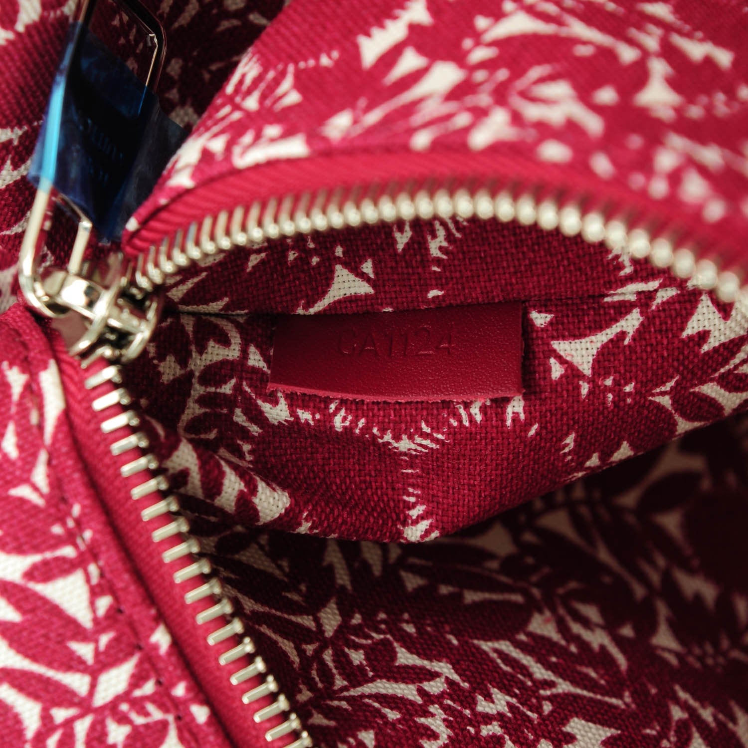 Louis Vuitton Articles de Voyage Cancun Cabas GM Fuchsia 7 of 7