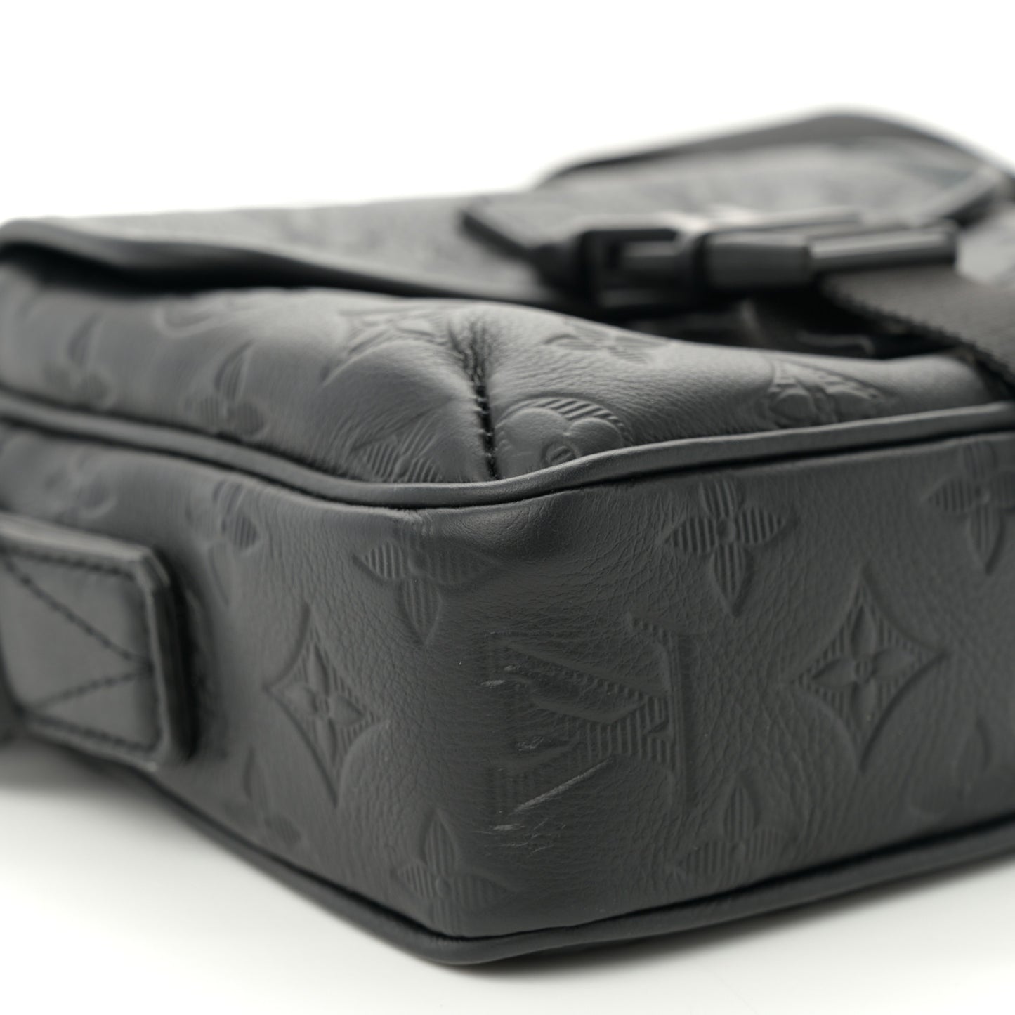 Calfskin Monogram Shadow Getaway Messenger Black