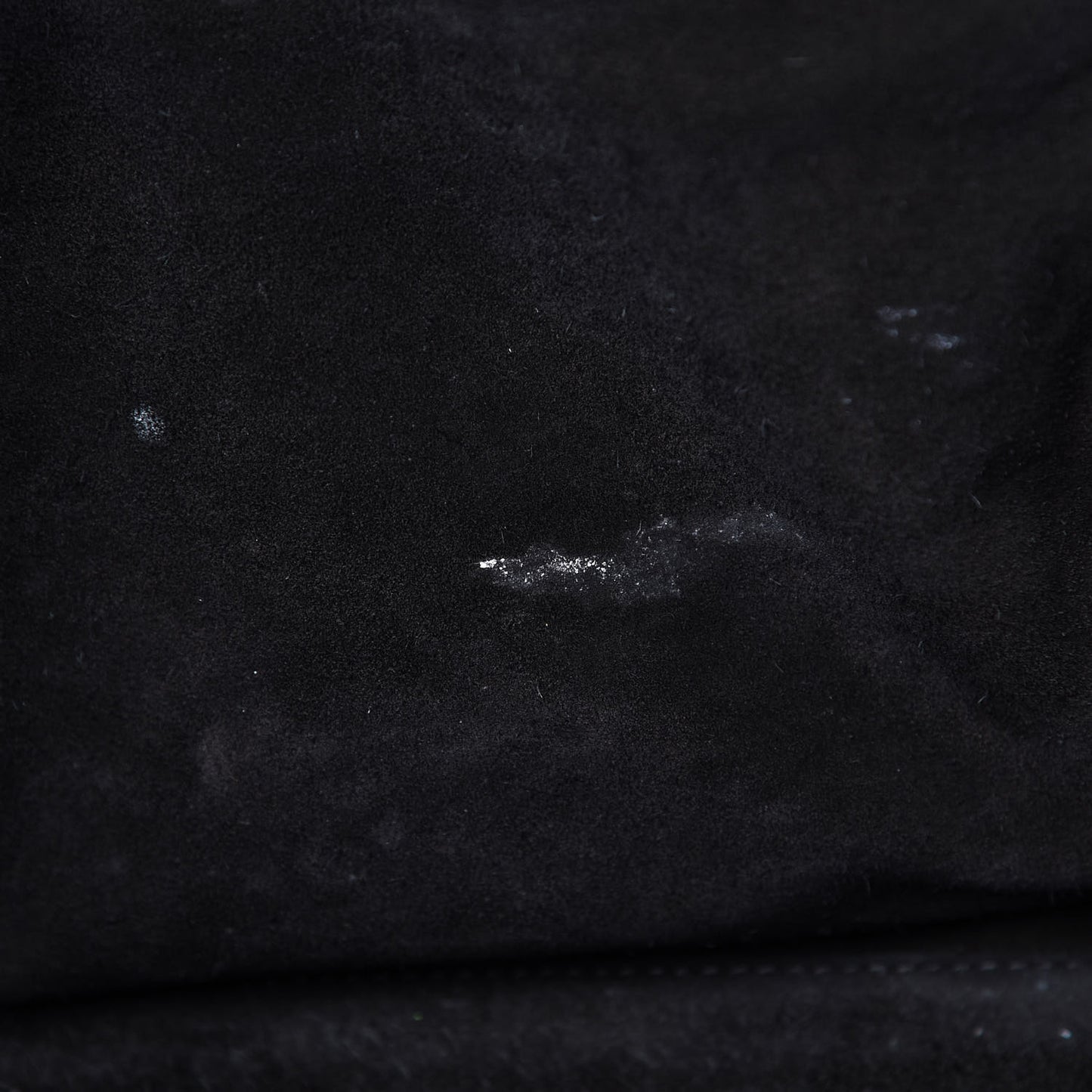 Supple Calfskin Medium Phantom Luggage Black
