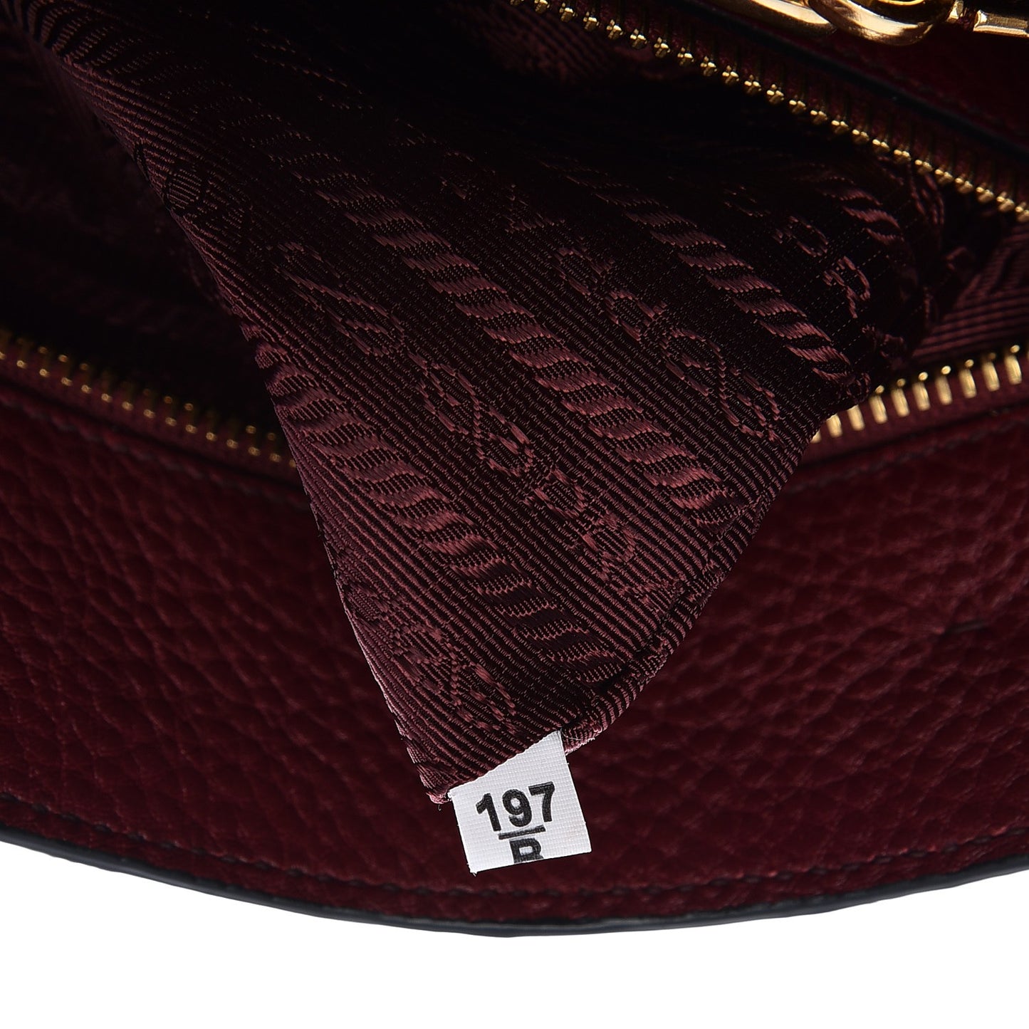 Vitello Daino Tote Cherry