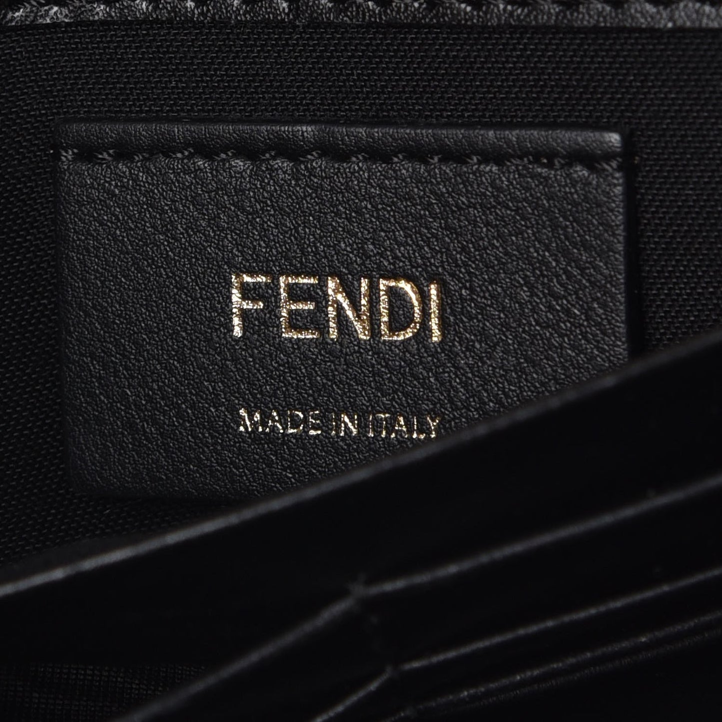Vitello Liberty Lucido F is Fendi Wallet on Chain Black