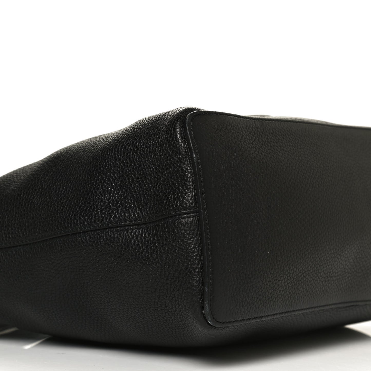 Pebbled Calfskin Large Soho Hobo Black