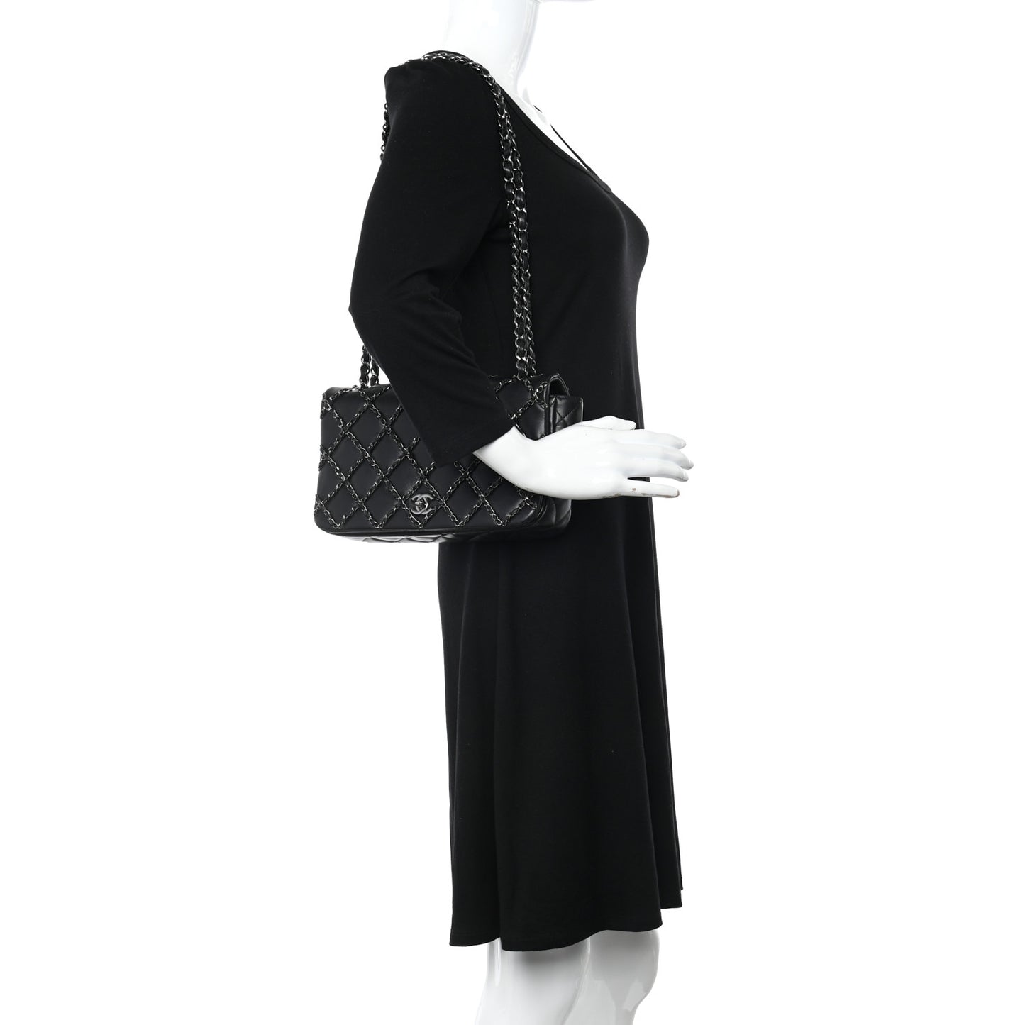 Lambskin Quilting Enchained Medium Flap Black