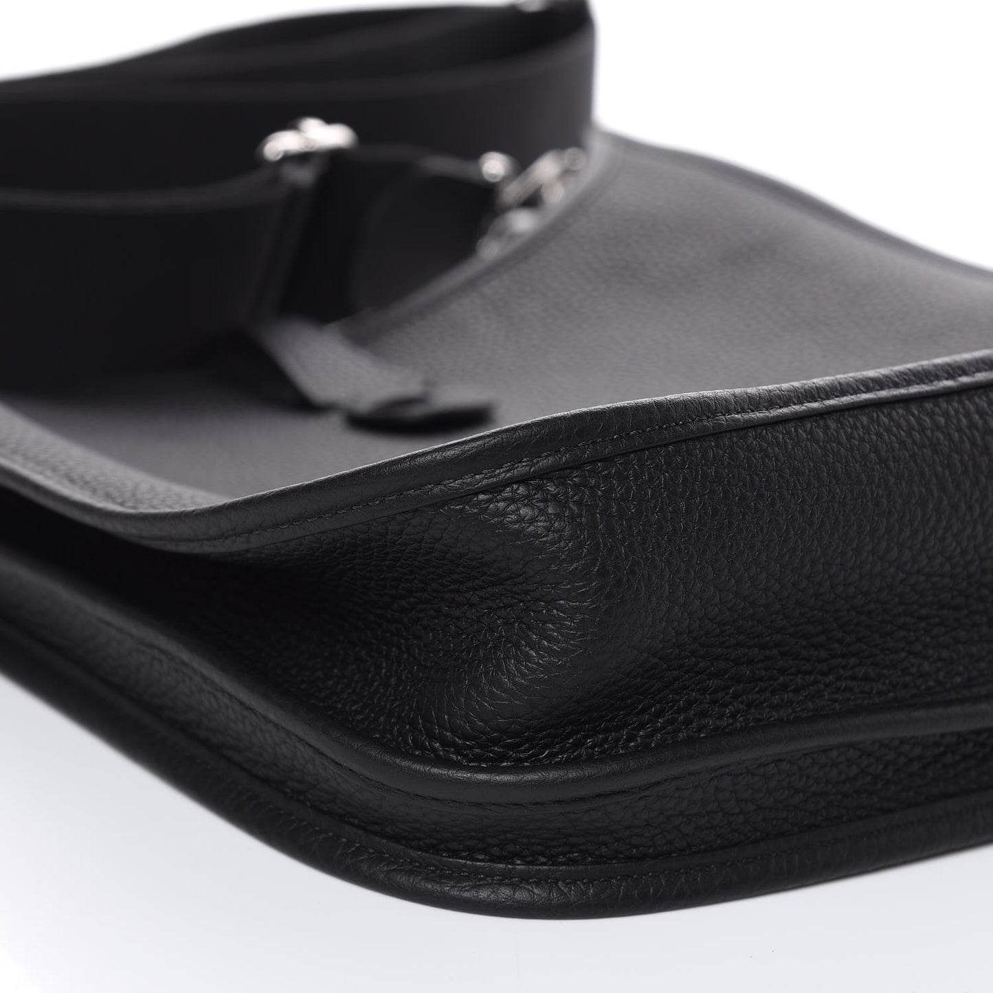 Taurillon Clemence Evelyne III PM Black