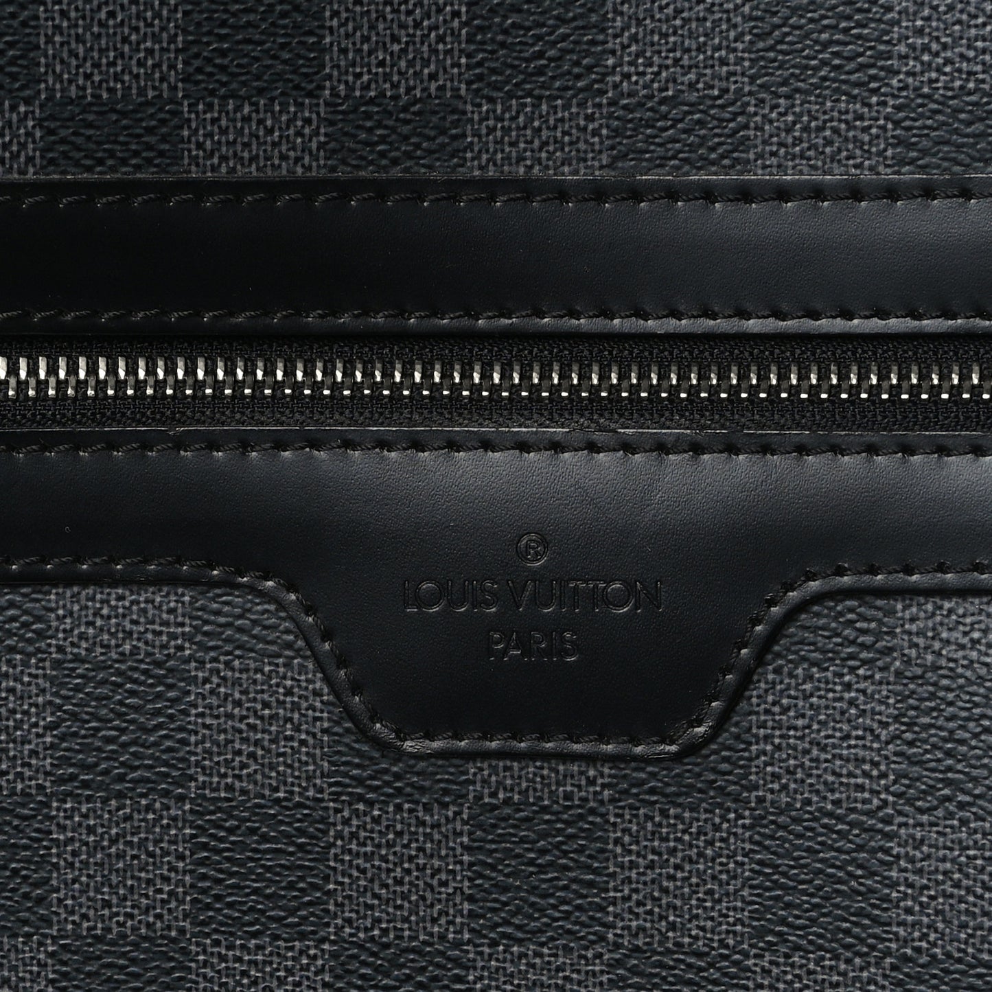 Damier Graphite Pegase 60
