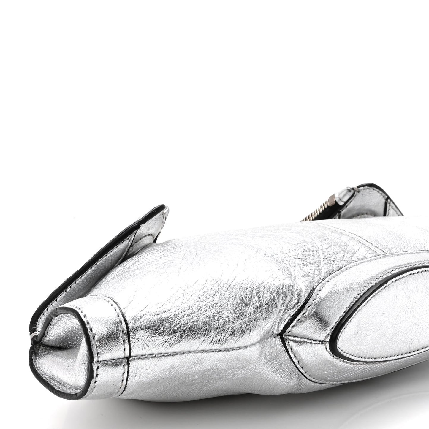 Metallic Lambskin De Manta Clutch Silver