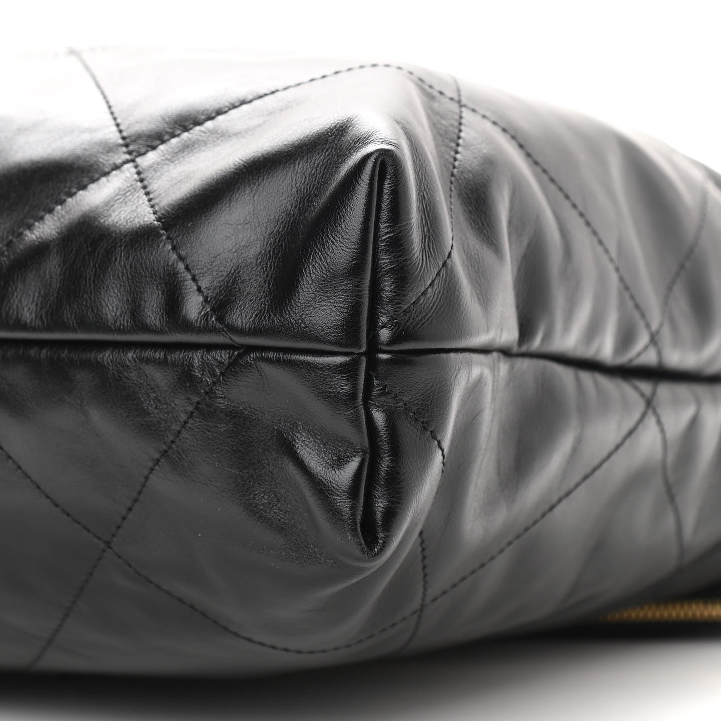 Shiny Calfskin Quilted Chanel 22 Black