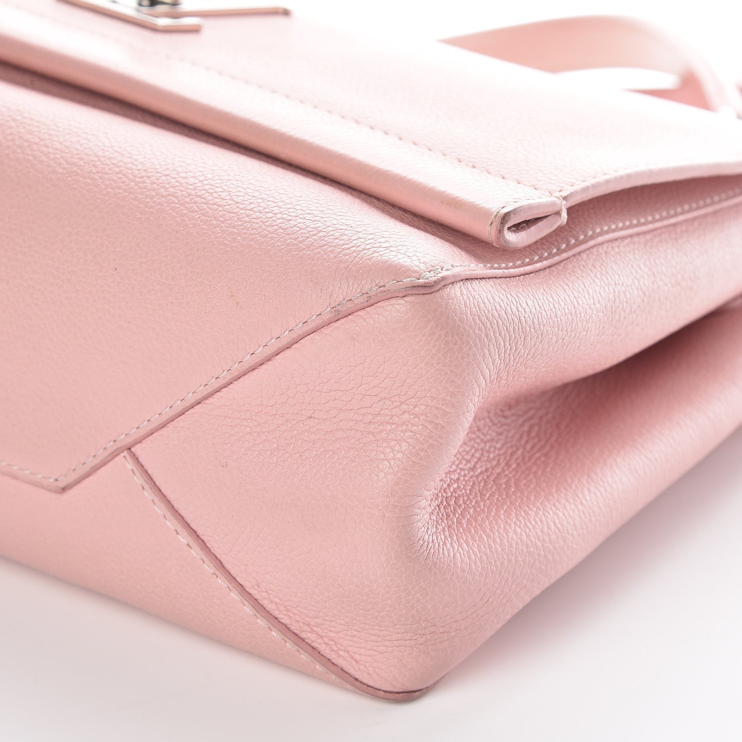 Soft Calfskin Lockme II Top Handle Rose Ballerine