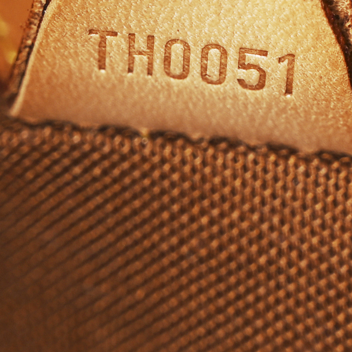 Louis Vuitton Monogram Ellipse MM 7 of 10
