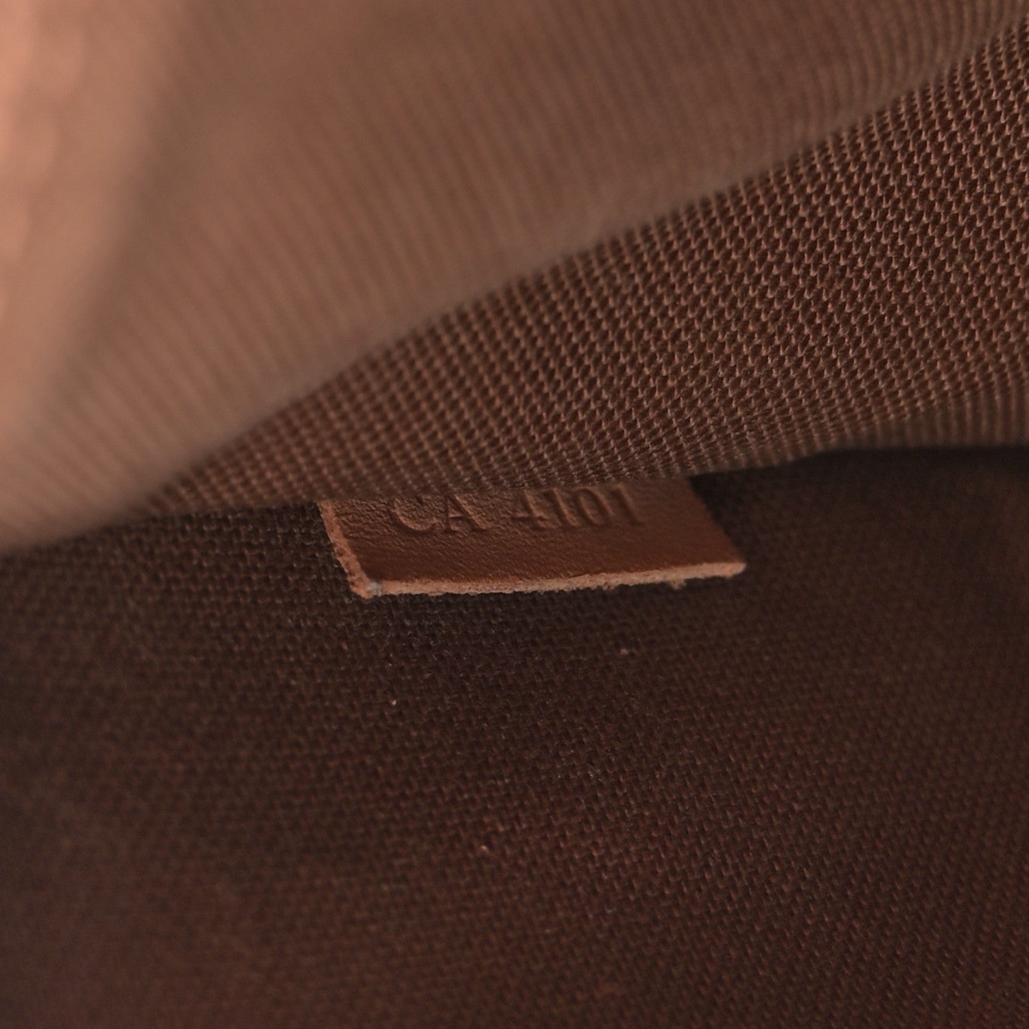 Louis Vuitton Monogram Cabas Beaubourg 7 of 10