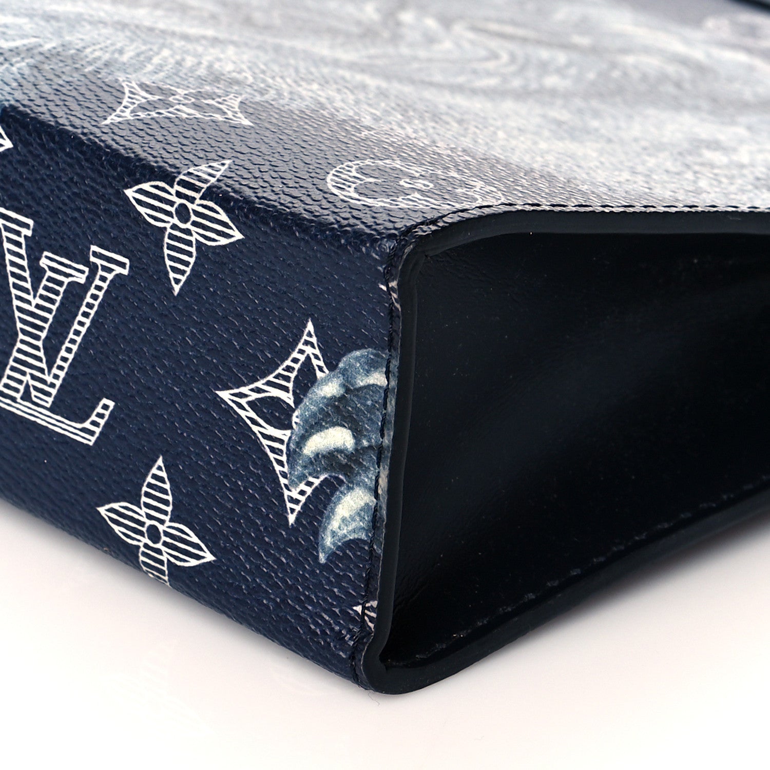 Louis Vuitton Savane Monogram Chapman Lion Pochette Voyage MM Ink