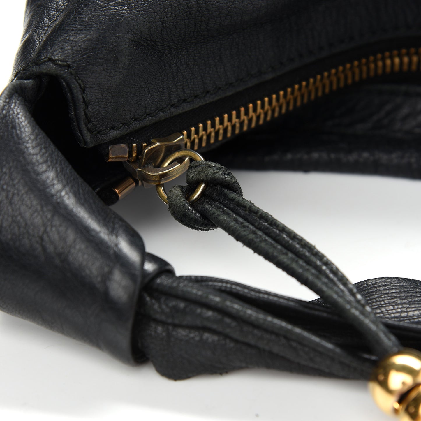 Pebbled Calfskin Medium Jungle Hobo Black