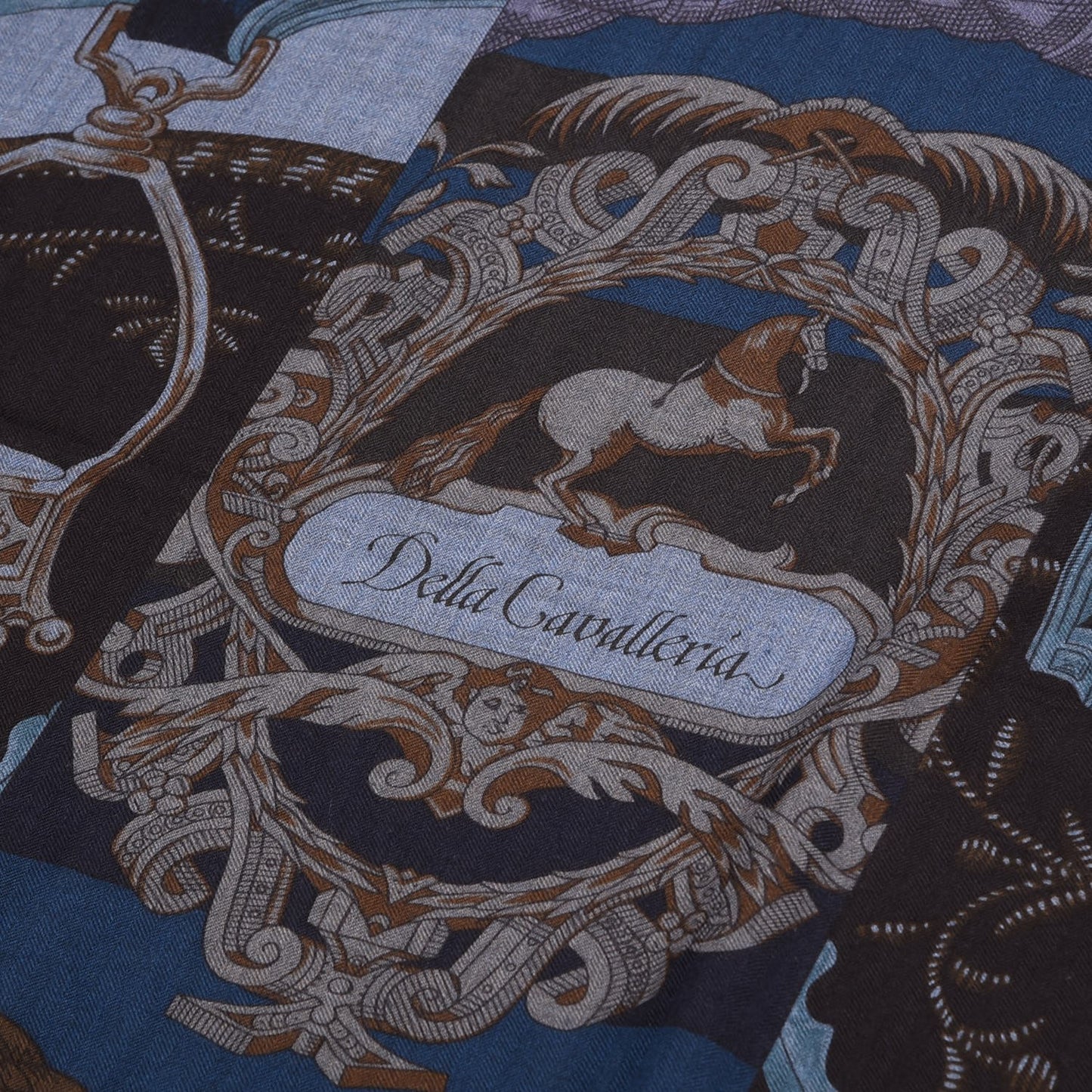 Cashmere Silk Cavalleria D'Etriers Shawl 140 Bleu Violet Parme
