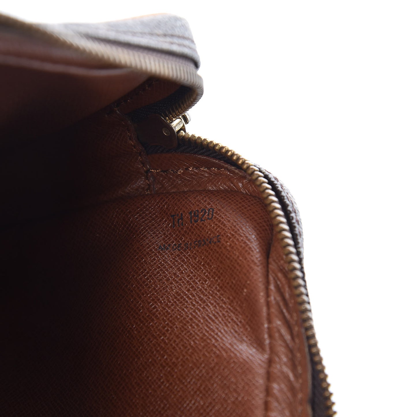 Monogram Pochette Marly Dragonne 22