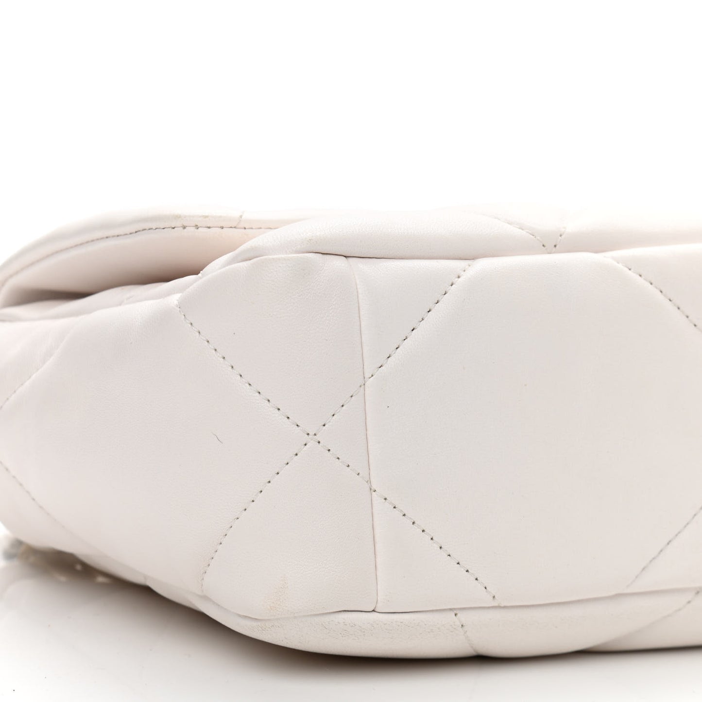 Lambskin Quilted Medium Chanel 19 Flap White