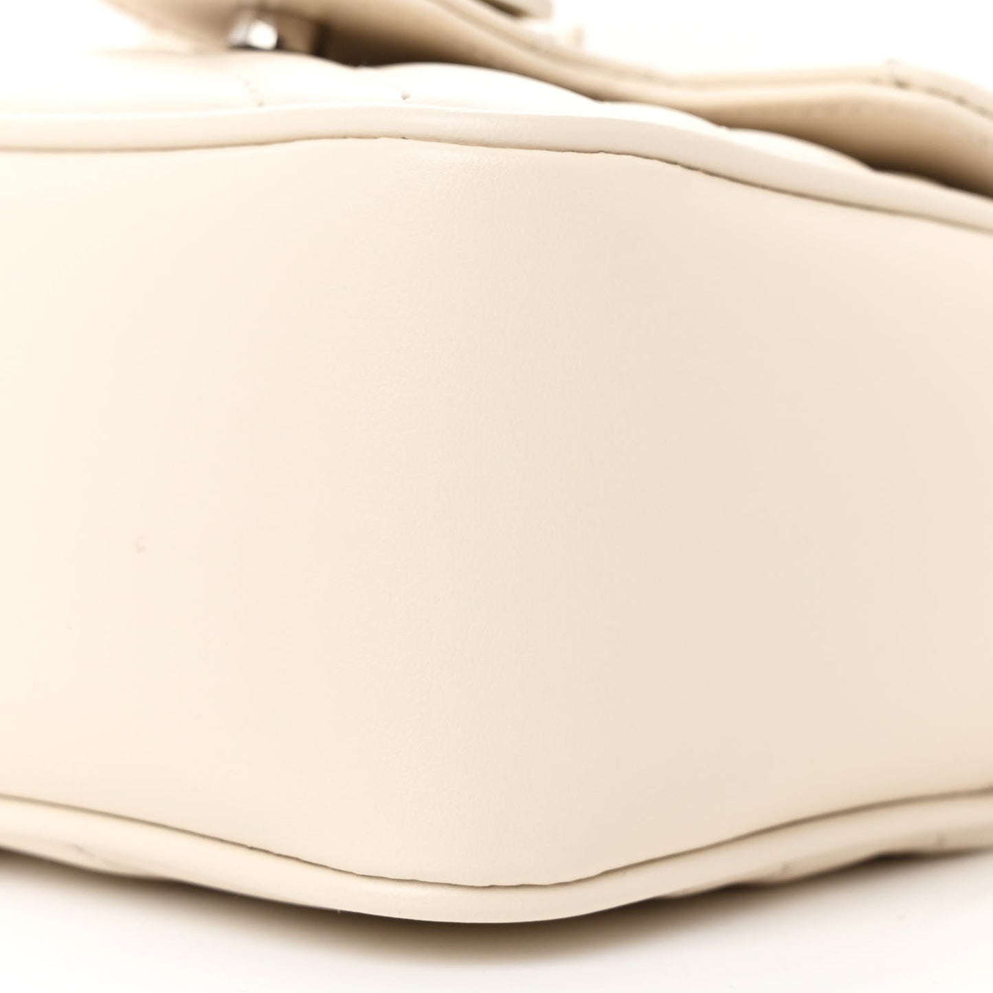 Calfskin Matelasse Monochrome GG Marmont Chain Belt Bag 95 Mystic White