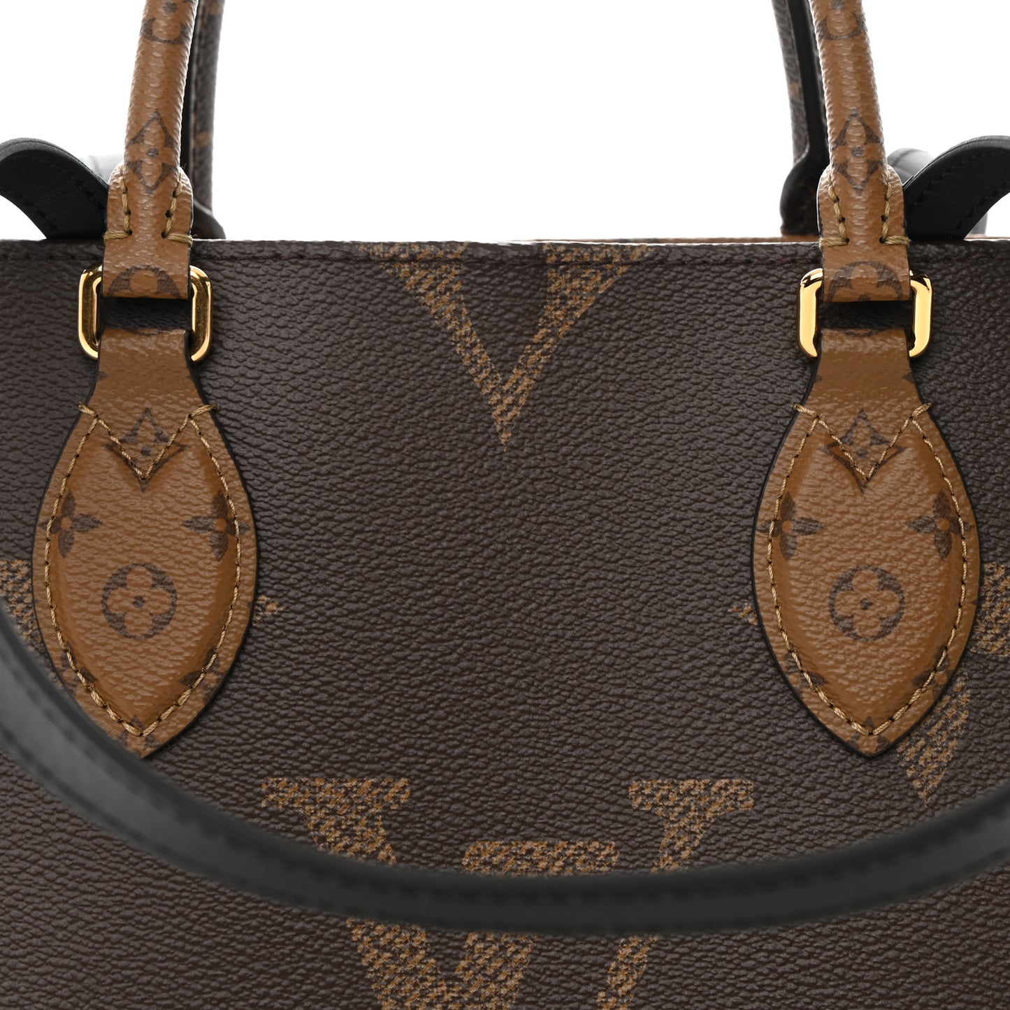 Reverse Monogram Giant Onthego MM