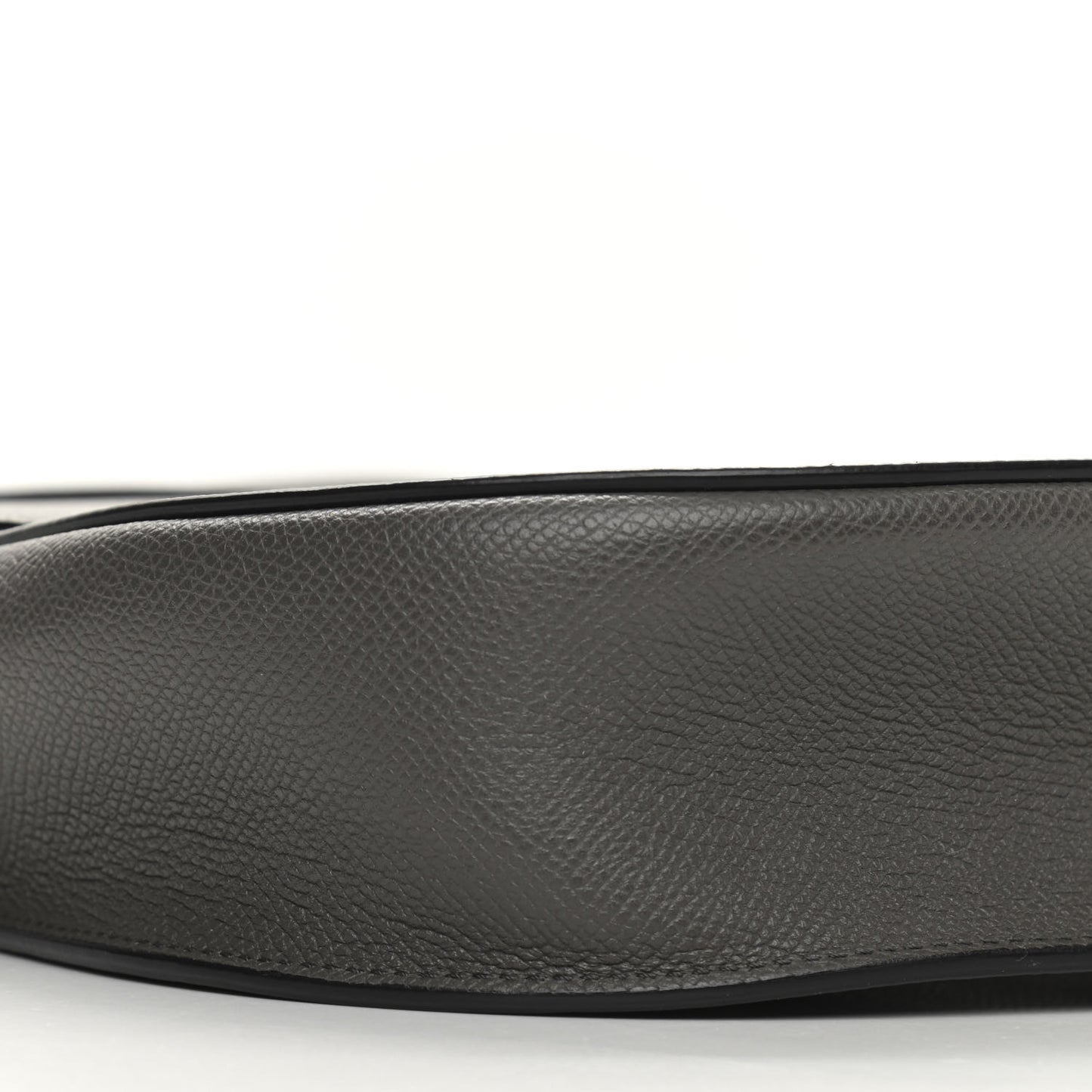 Grained Calfskin Medium Trotteur Grey