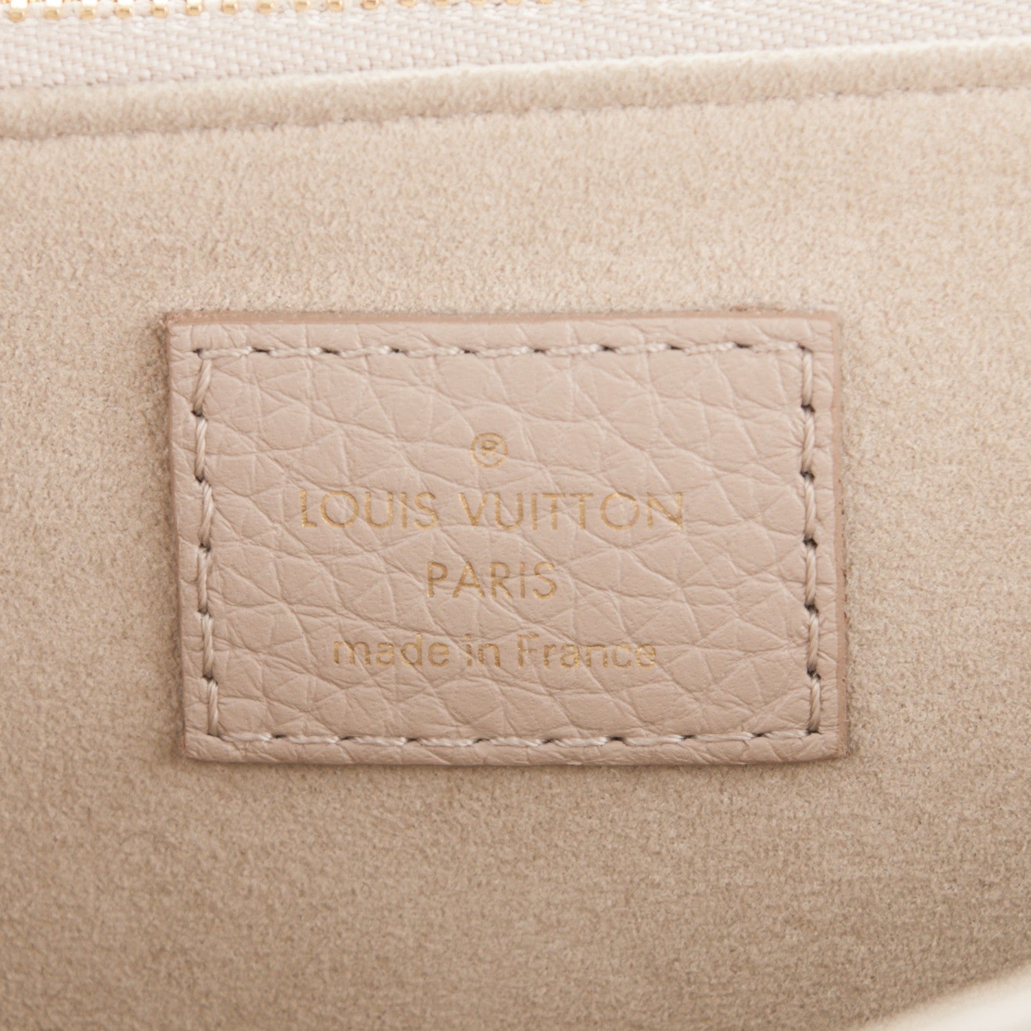 Louis Vuitton Taurillon Volta Galet 7 of 8